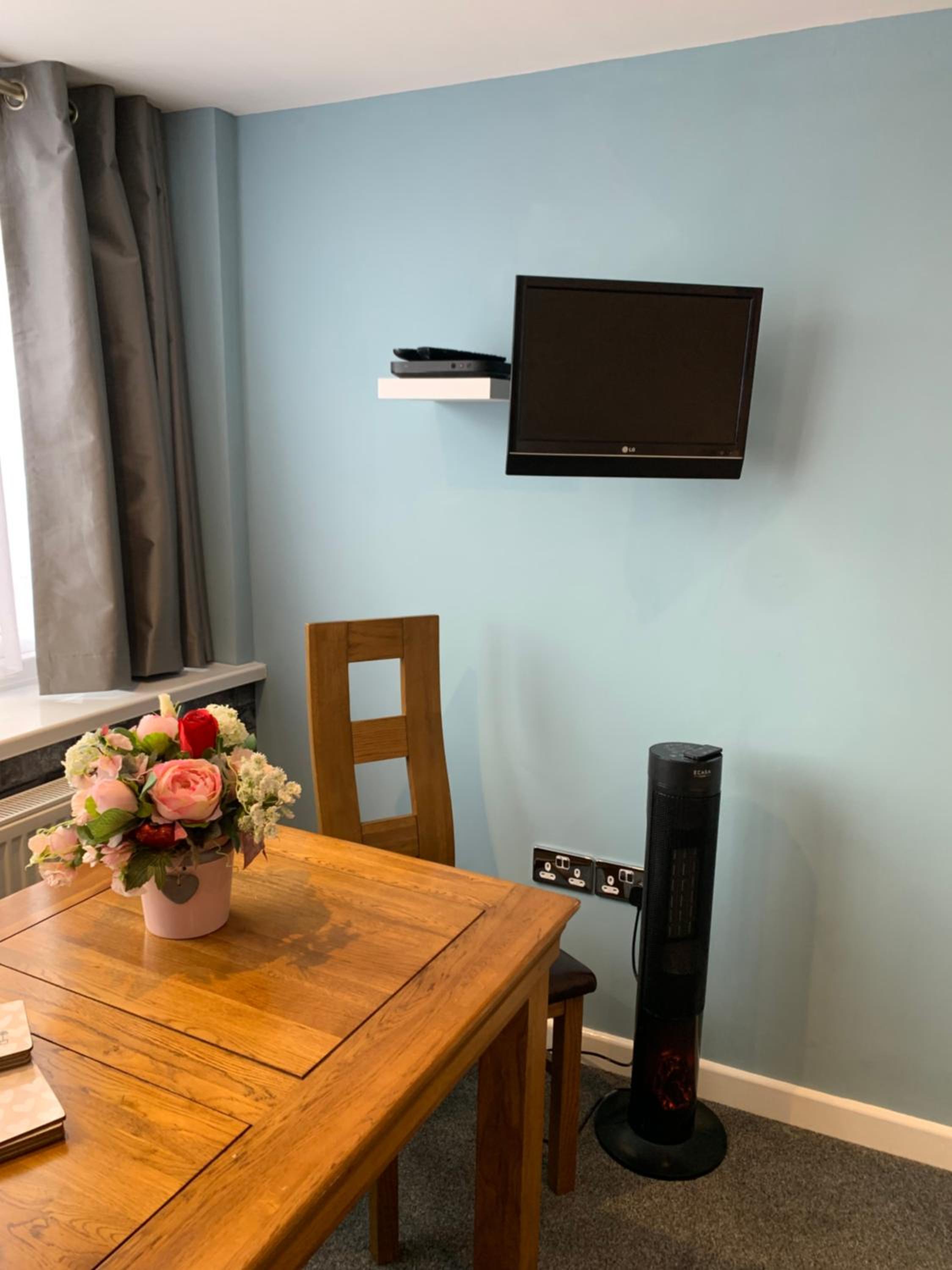 Room at No 12 Abbeymead, Gloucester view 4