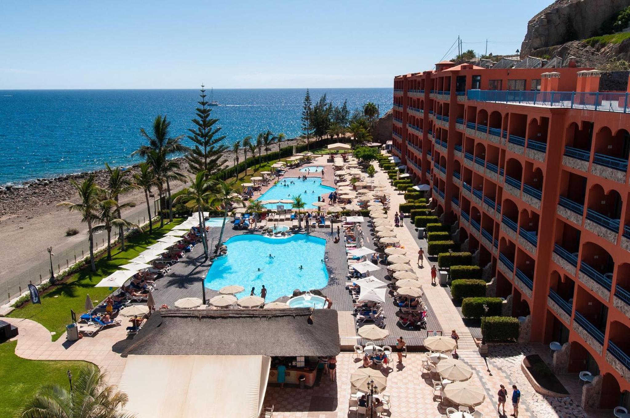 Beachfront Apartment Playa del Cura 3 by VillaGranCanaria