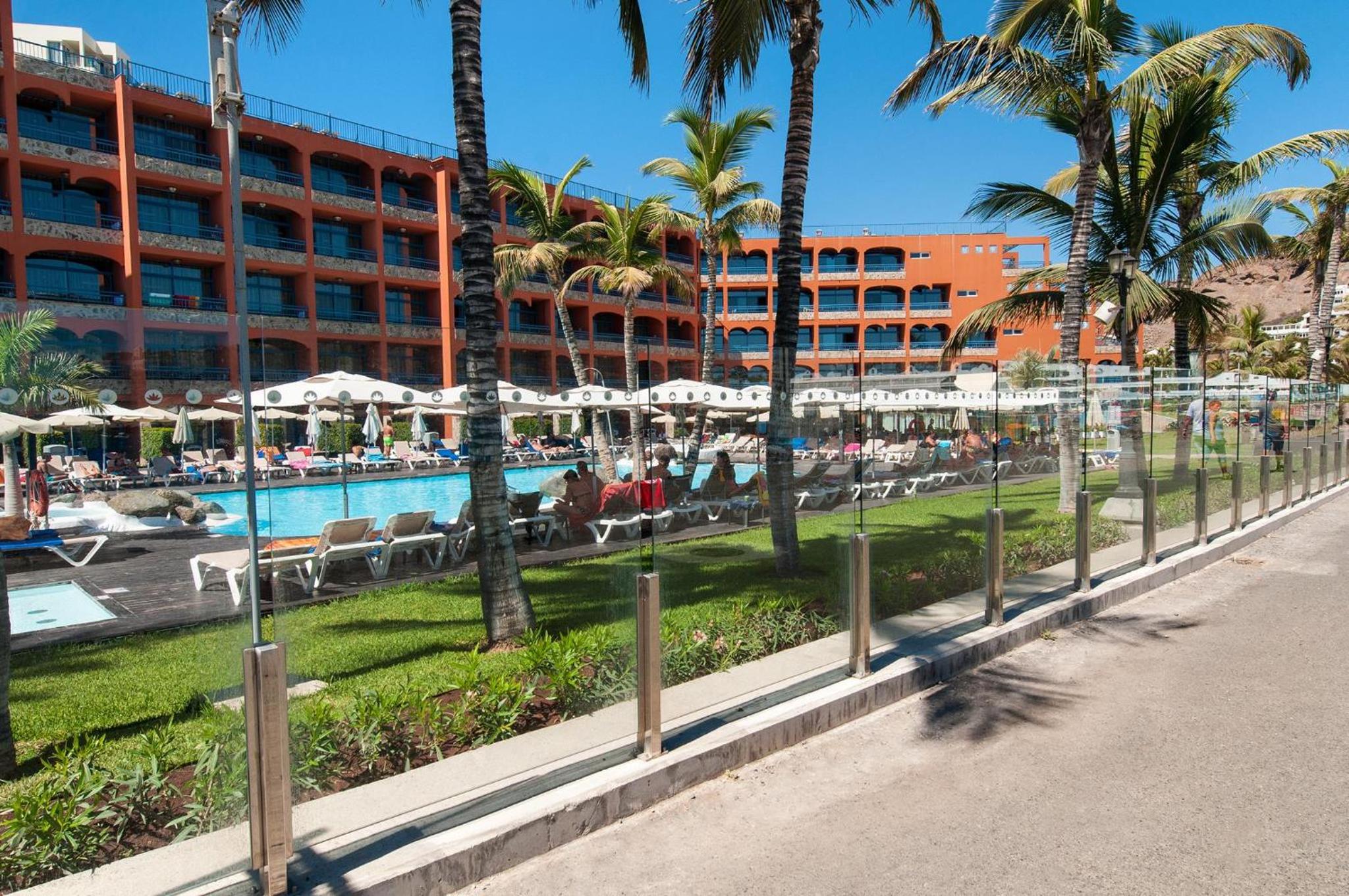 Beachfront Apartment Playa del Cura 3 by VillaGranCanaria