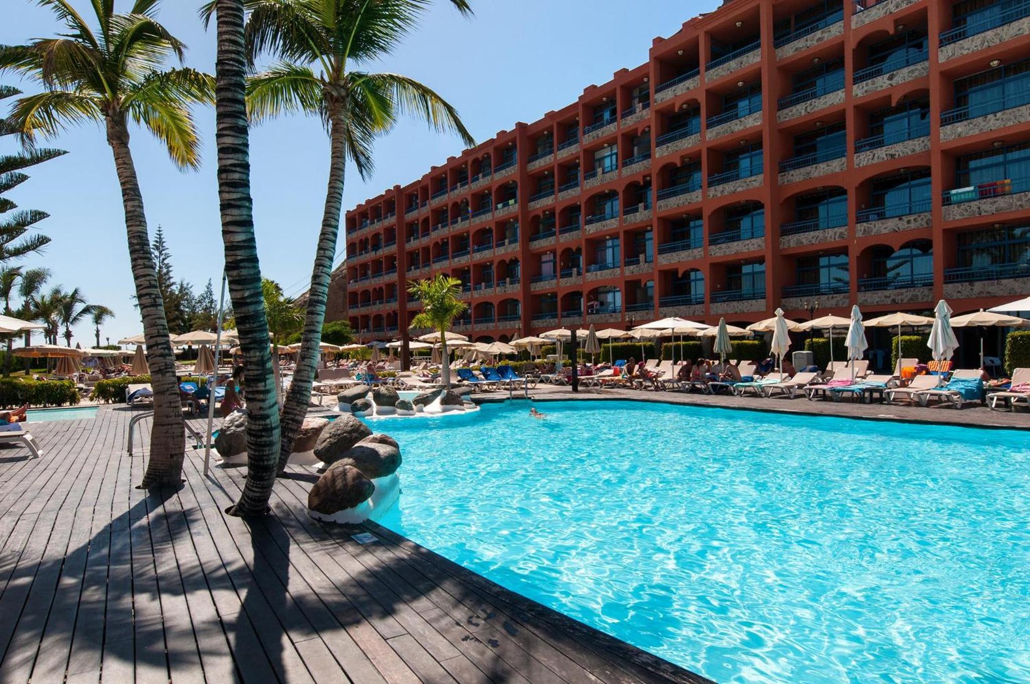 Beachfront Apartment Playa del Cura 3 by VillaGranCanaria
