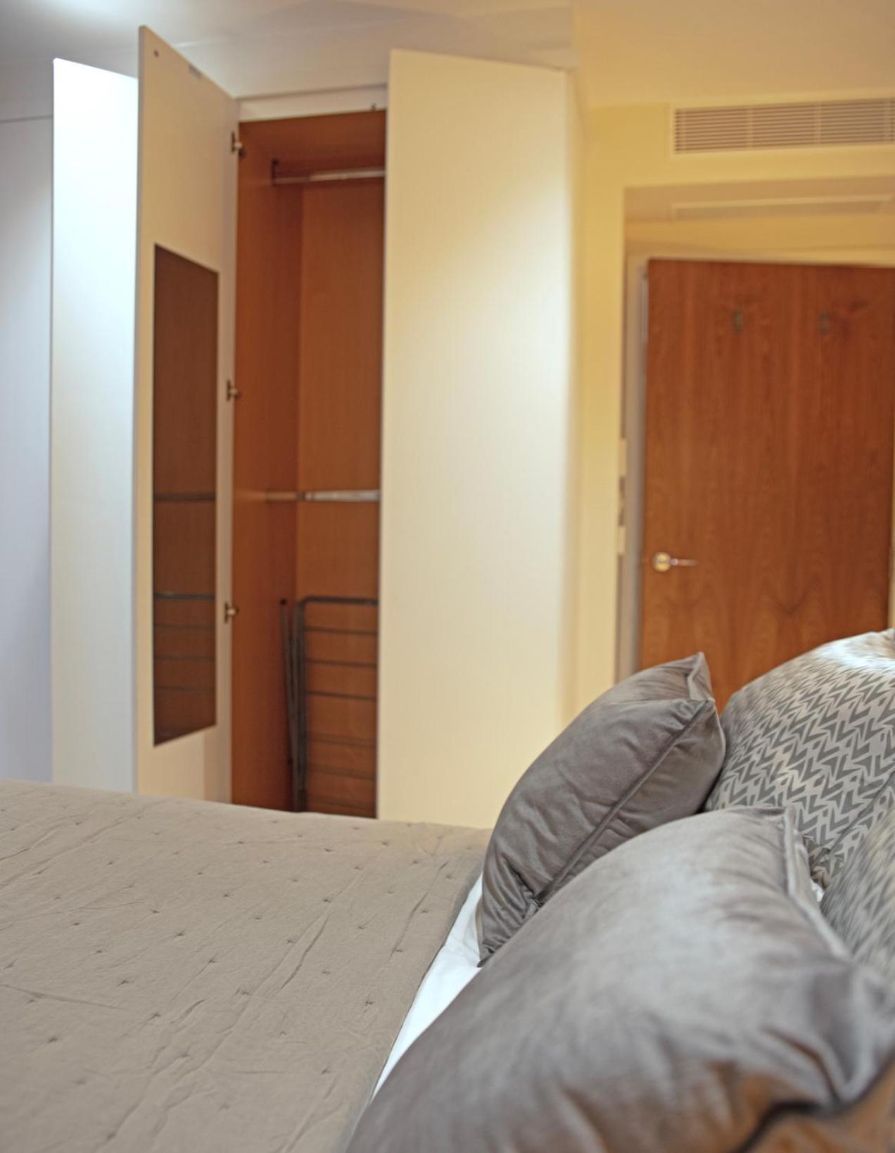 Westminster two bed one bath sleeps 5 with Air-Con