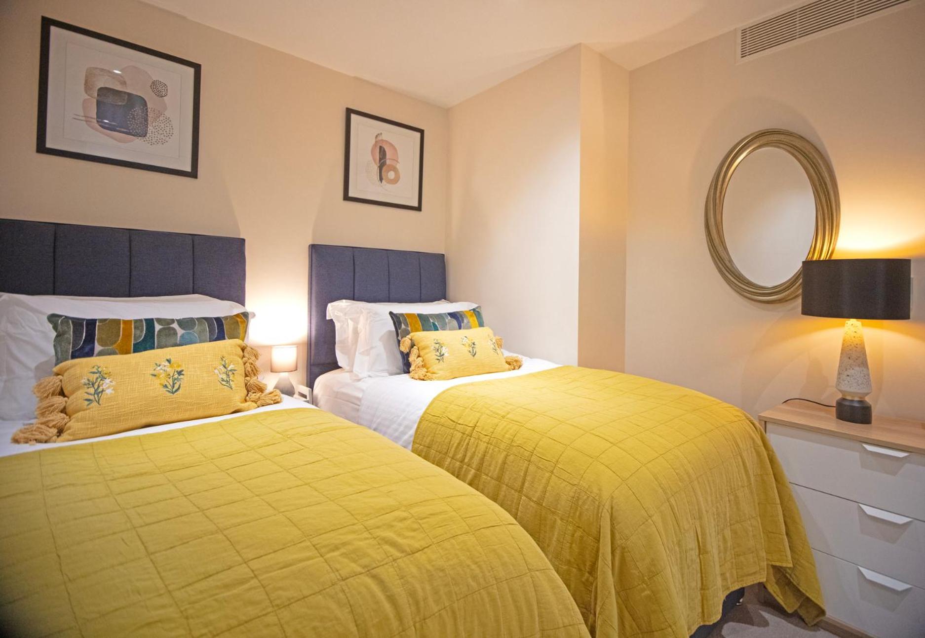 Westminster two bed one bath sleeps 5 with Air-Con