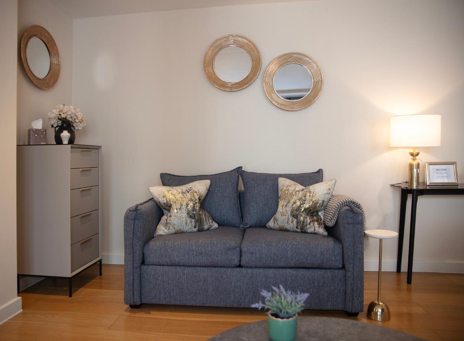 Westminster two bed one bath sleeps 5 with Air-Con