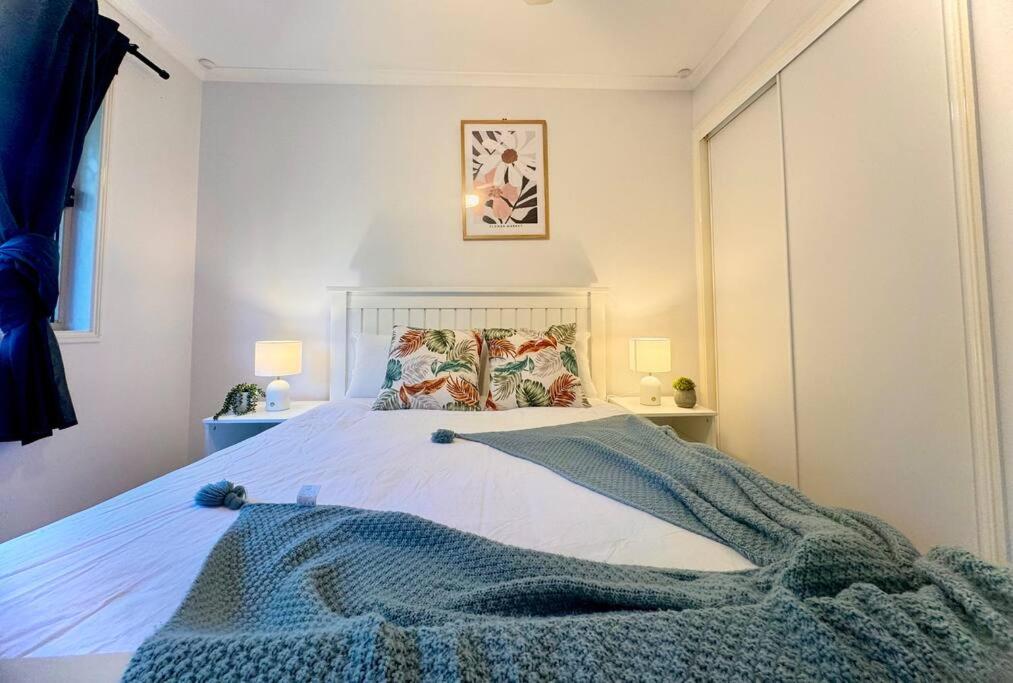 Spacious cottage at Burpengary with Garden view