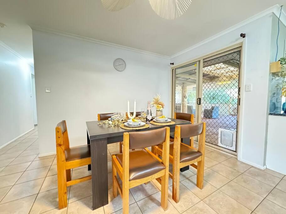Spacious cottage at Burpengary with Garden view