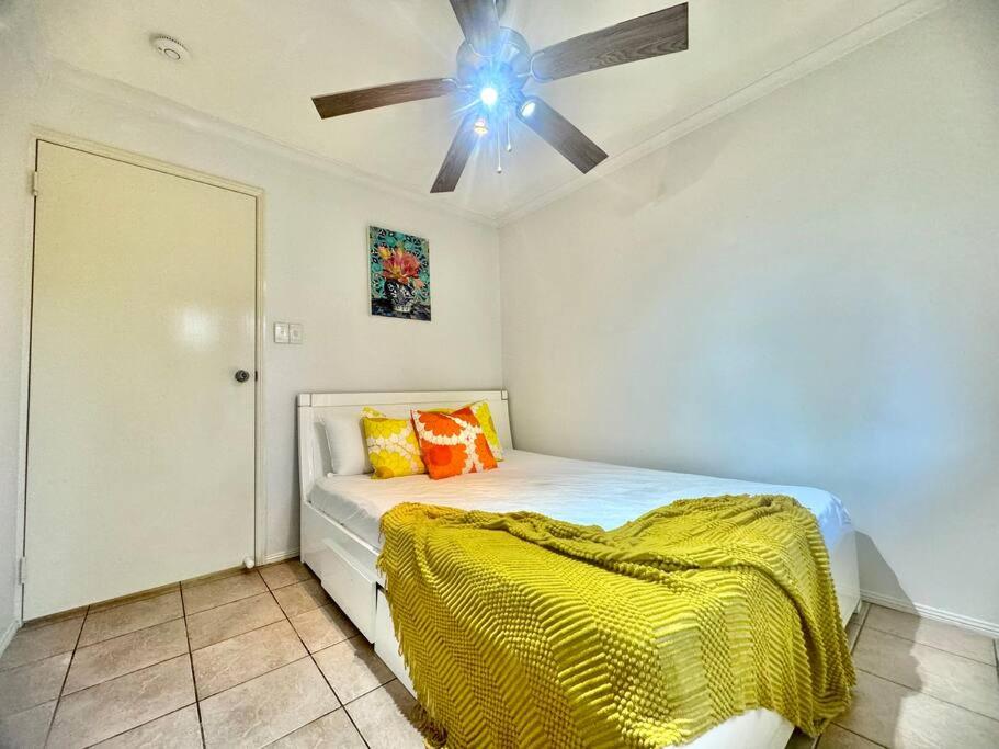 Spacious cottage at Burpengary with Garden view