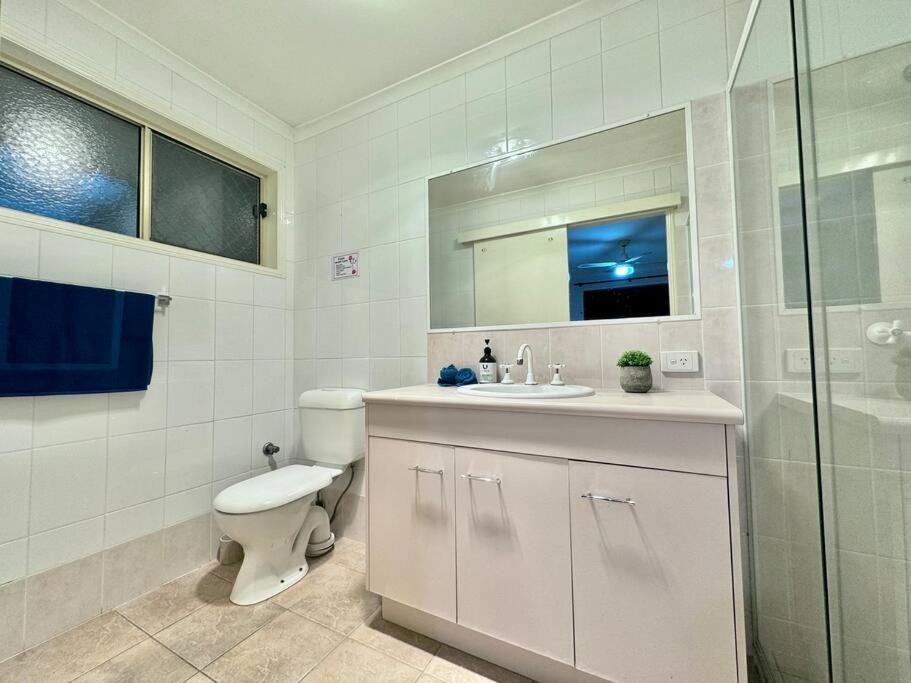 Spacious cottage at Burpengary with Garden view