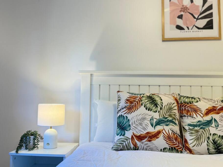 Spacious cottage at Burpengary with Garden view