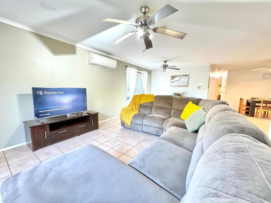 Spacious cottage at Burpengary with Garden view