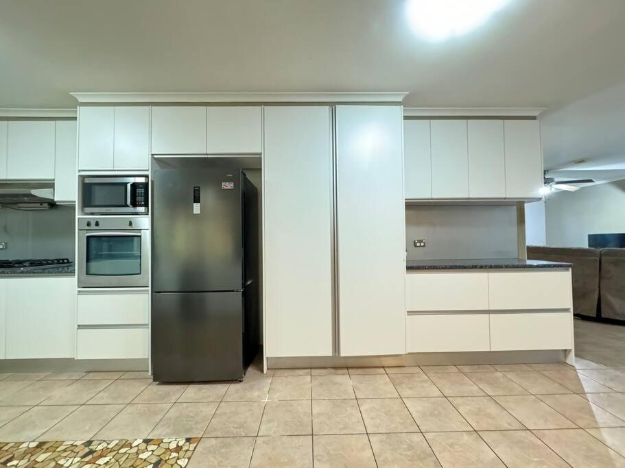 Spacious cottage at Burpengary with Garden view