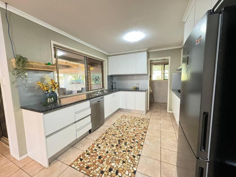 Spacious cottage at Burpengary with Garden view