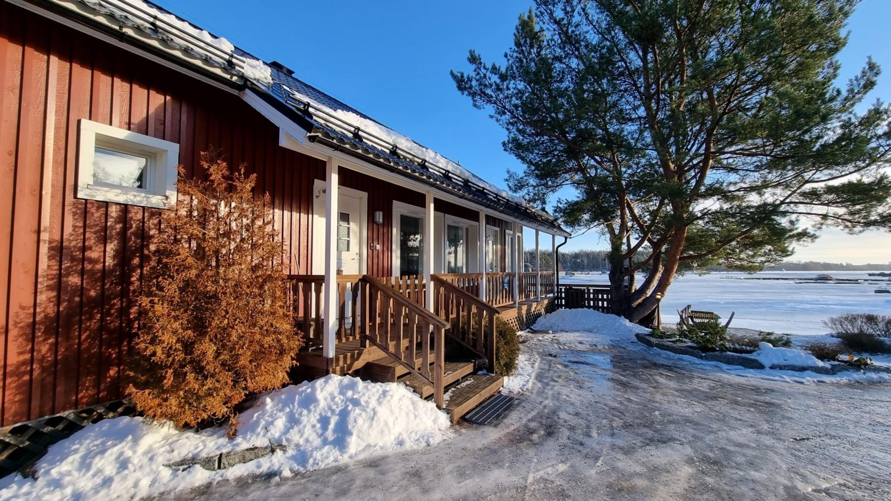 Rantakari Cottage