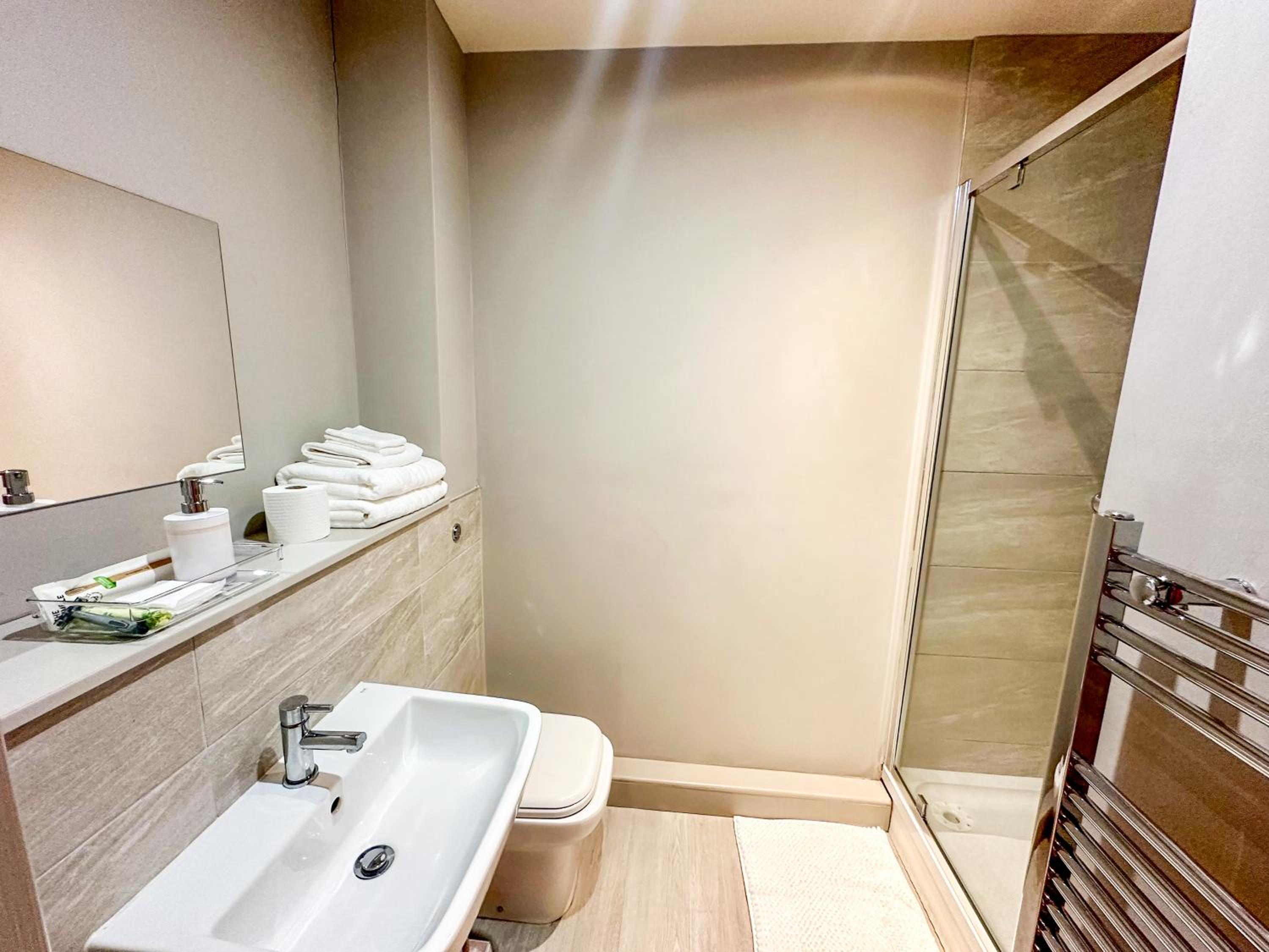 Cosy Apartment Leeds City Centre - Sleeps Up To 4 view 3