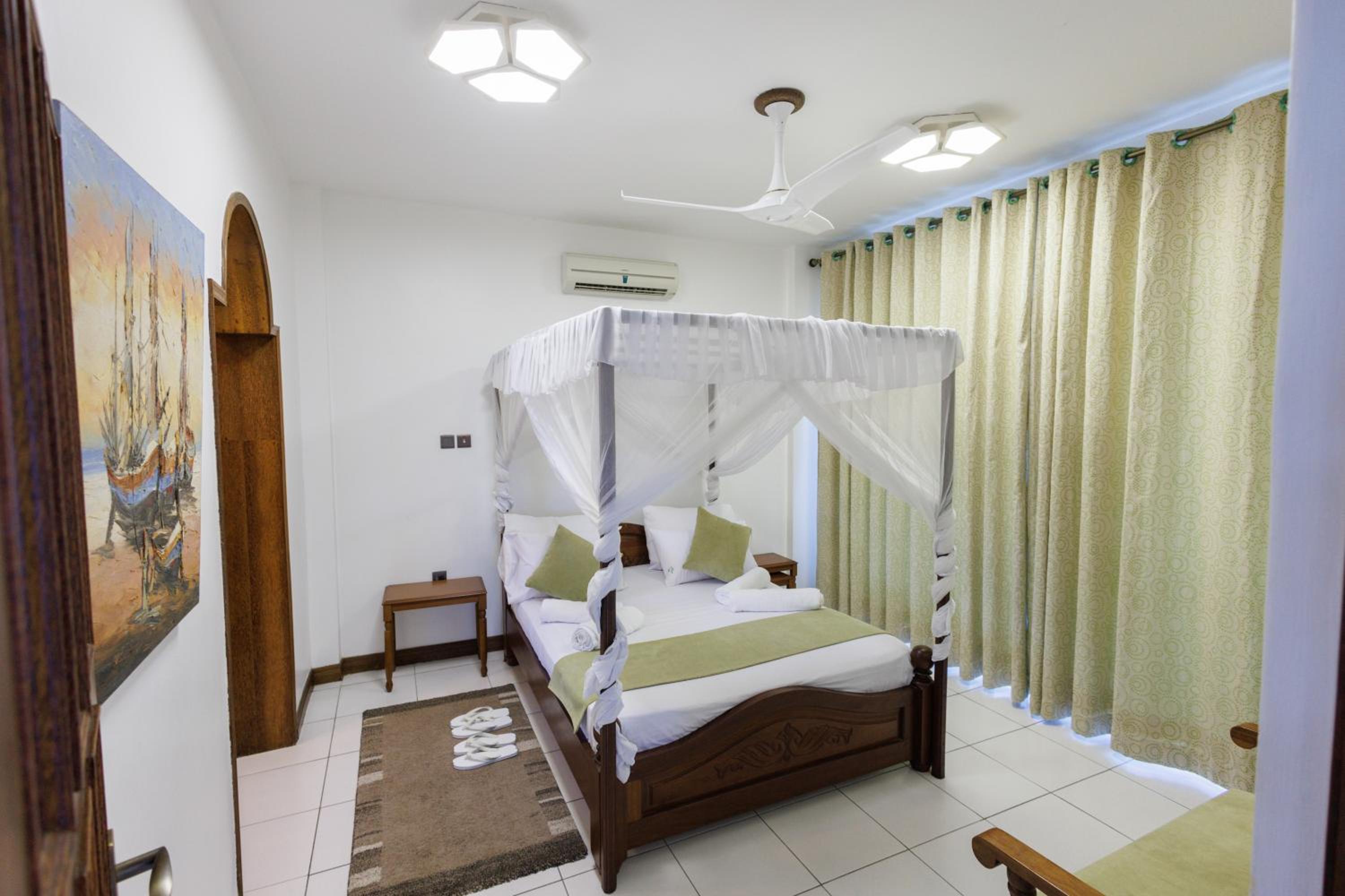 Beachfront Luxurious Apartment