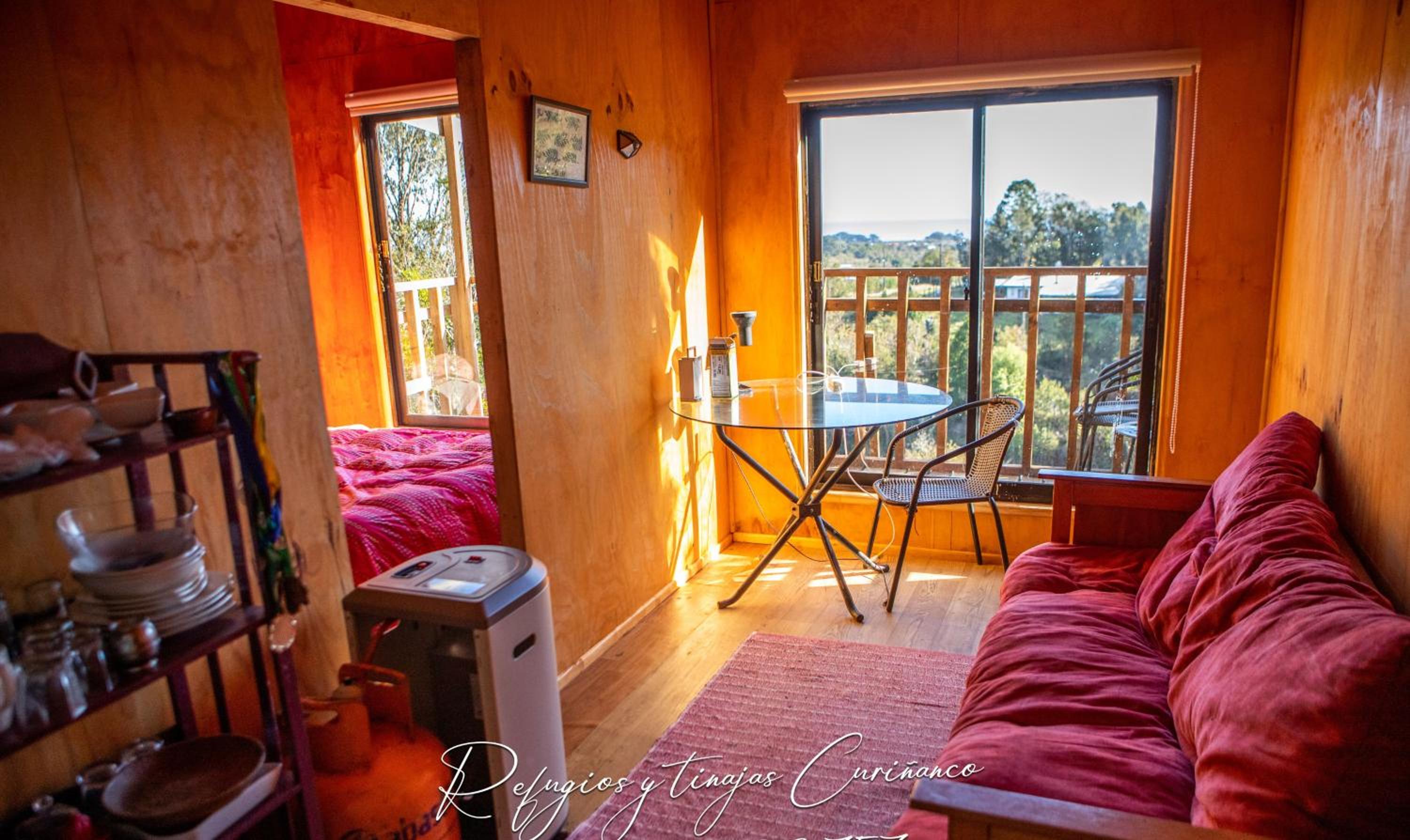 Refugio de montaña con vista al mar