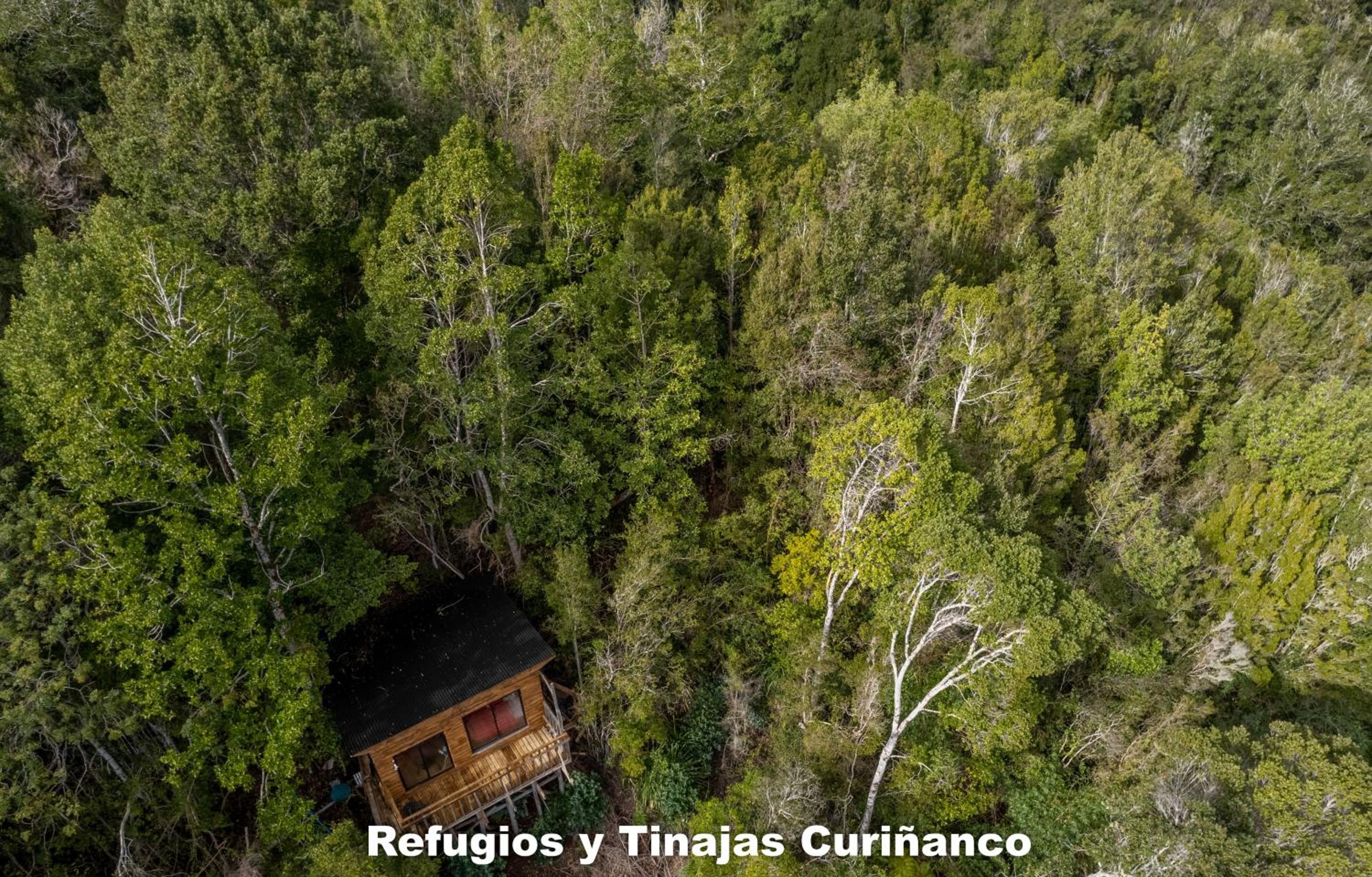 Refugio de montaña con vista al mar