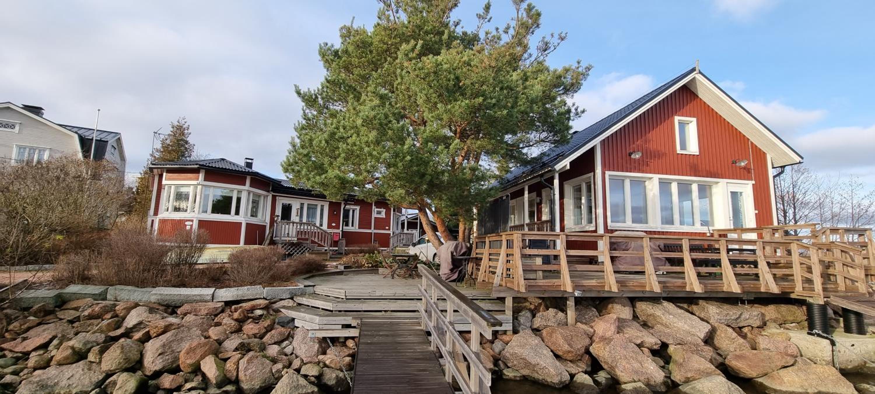 Rantakari Cottage