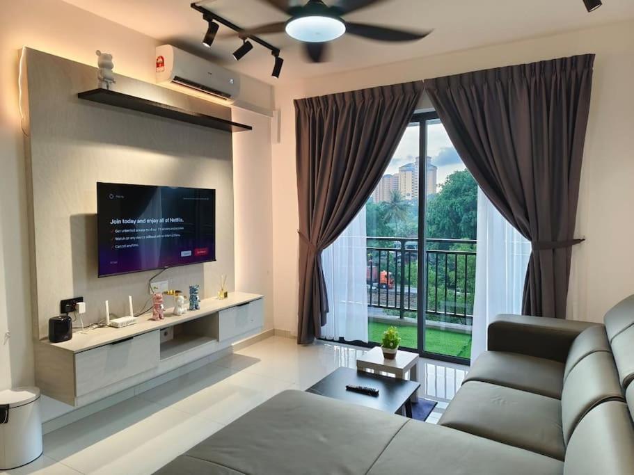 Central Park 2Bedroom with Brand NEW BearBricks