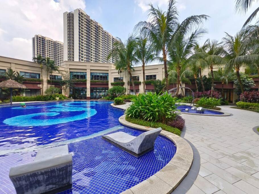 Central Park 2Bedroom with Brand NEW BearBricks