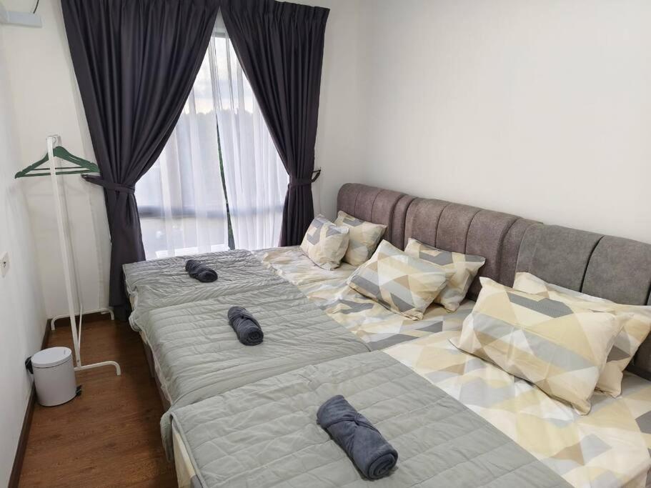 Central Park 2Bedroom with Brand NEW BearBricks