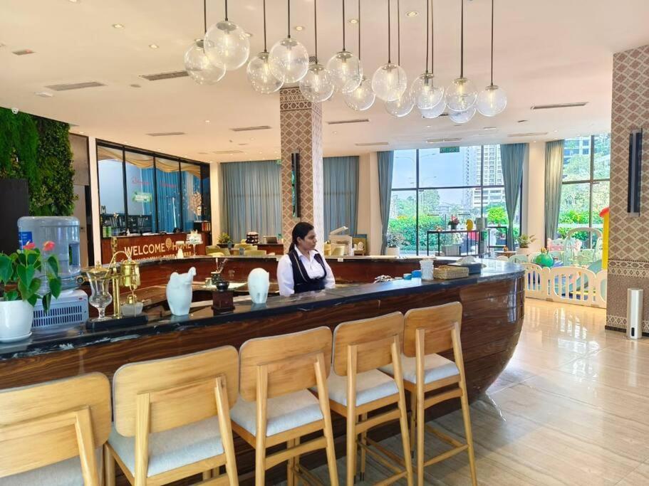Central Park 2Bedroom with Brand NEW BearBricks