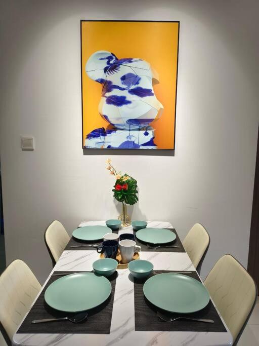 Central Park 2Bedroom with Brand NEW BearBricks
