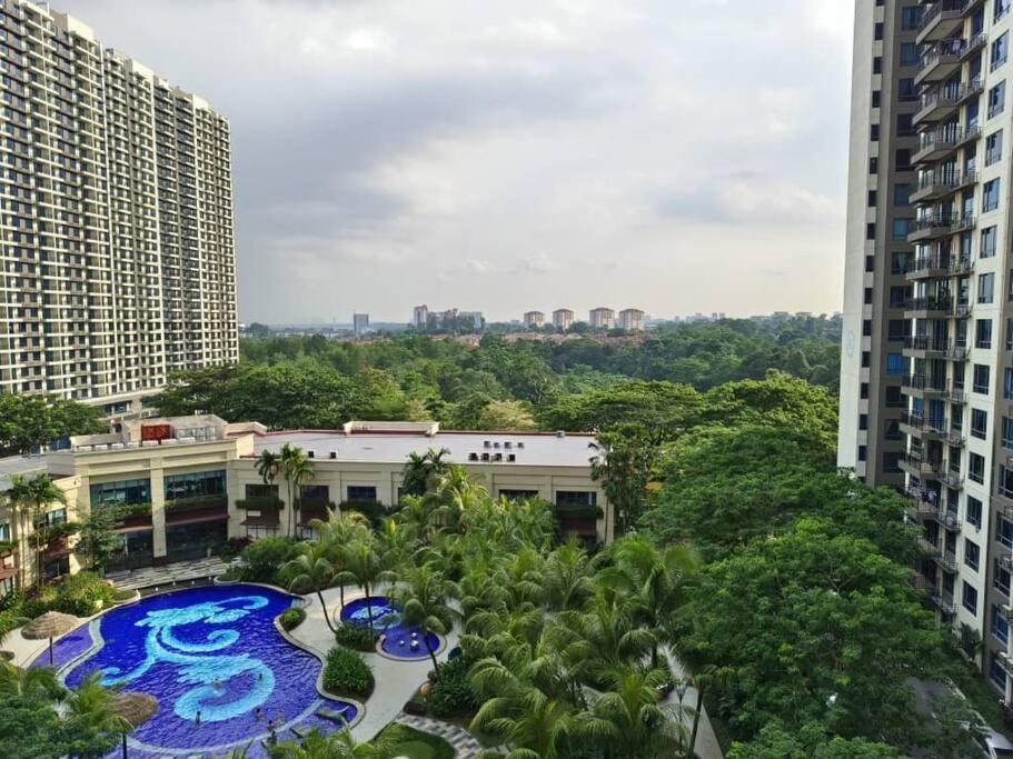 Central Park 2Bedroom with Brand NEW BearBricks