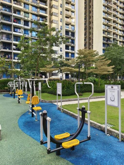 Central Park 2Bedroom with Brand NEW BearBricks