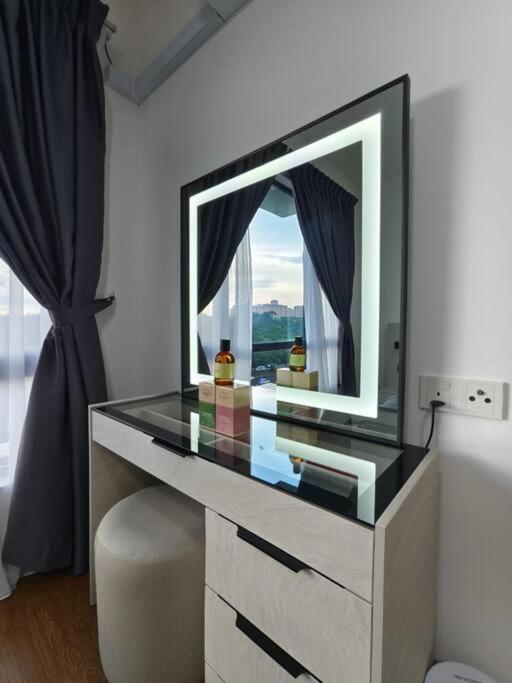 Central Park 2Bedroom with Brand NEW BearBricks