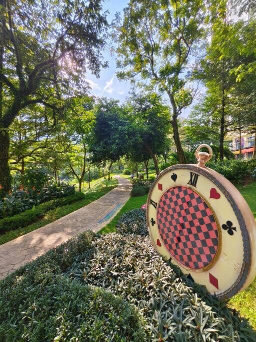 Central Park 2Bedroom with Brand NEW BearBricks
