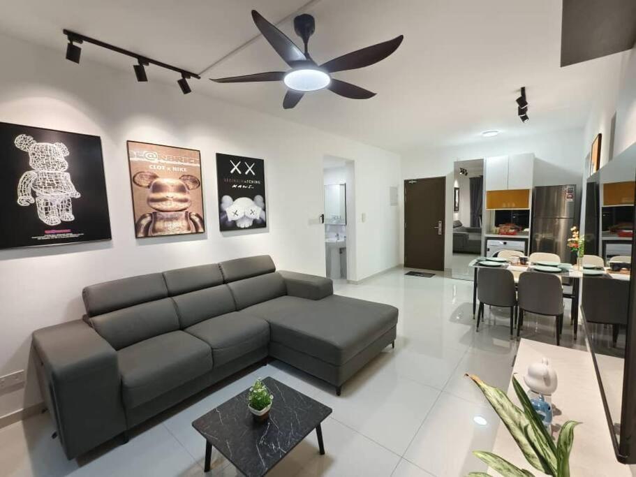 Central Park 2Bedroom with Brand NEW BearBricks