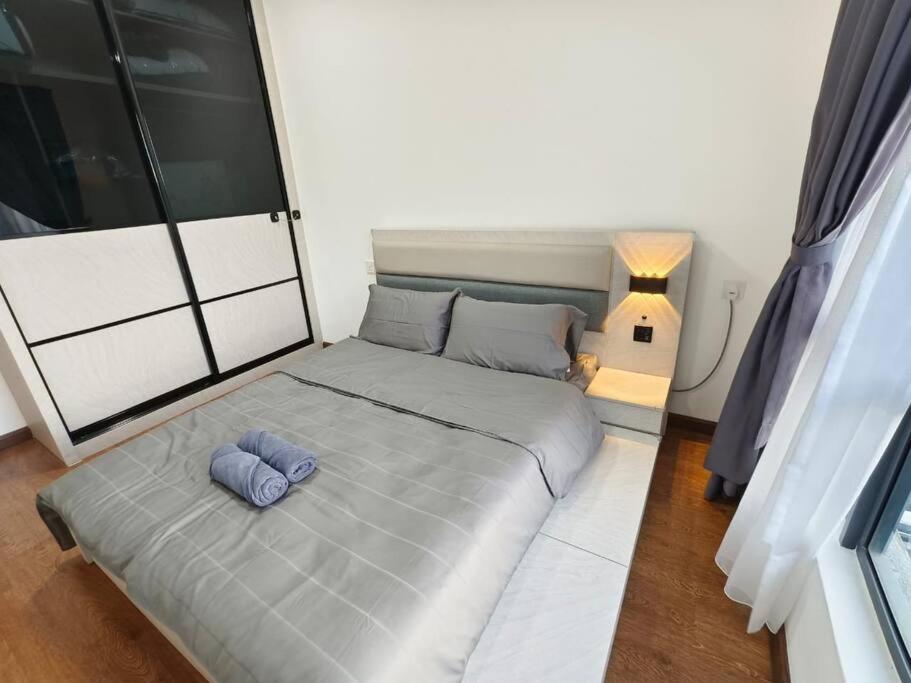 Central Park 2Bedroom with Brand NEW BearBricks