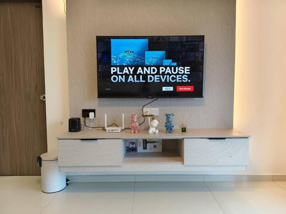 Central Park 2Bedroom with Brand NEW BearBricks