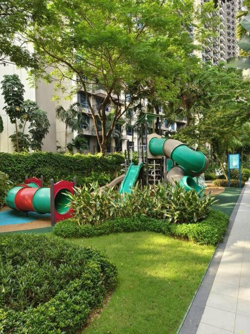 Central Park 2Bedroom with Brand NEW BearBricks