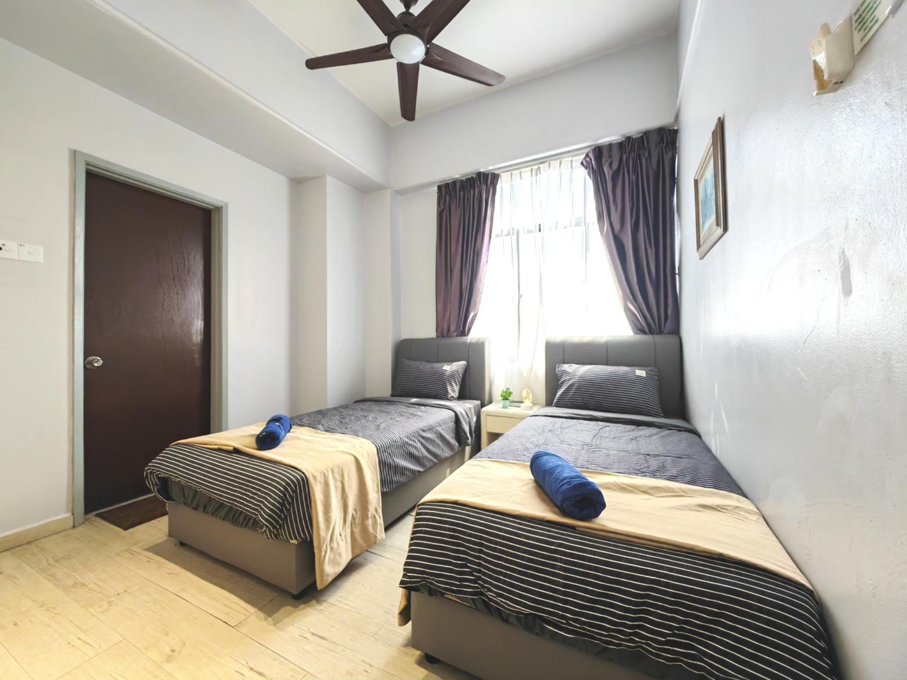 Enchanting Home 2BR 7-10pax CityView I Wifi I Town photo 3
