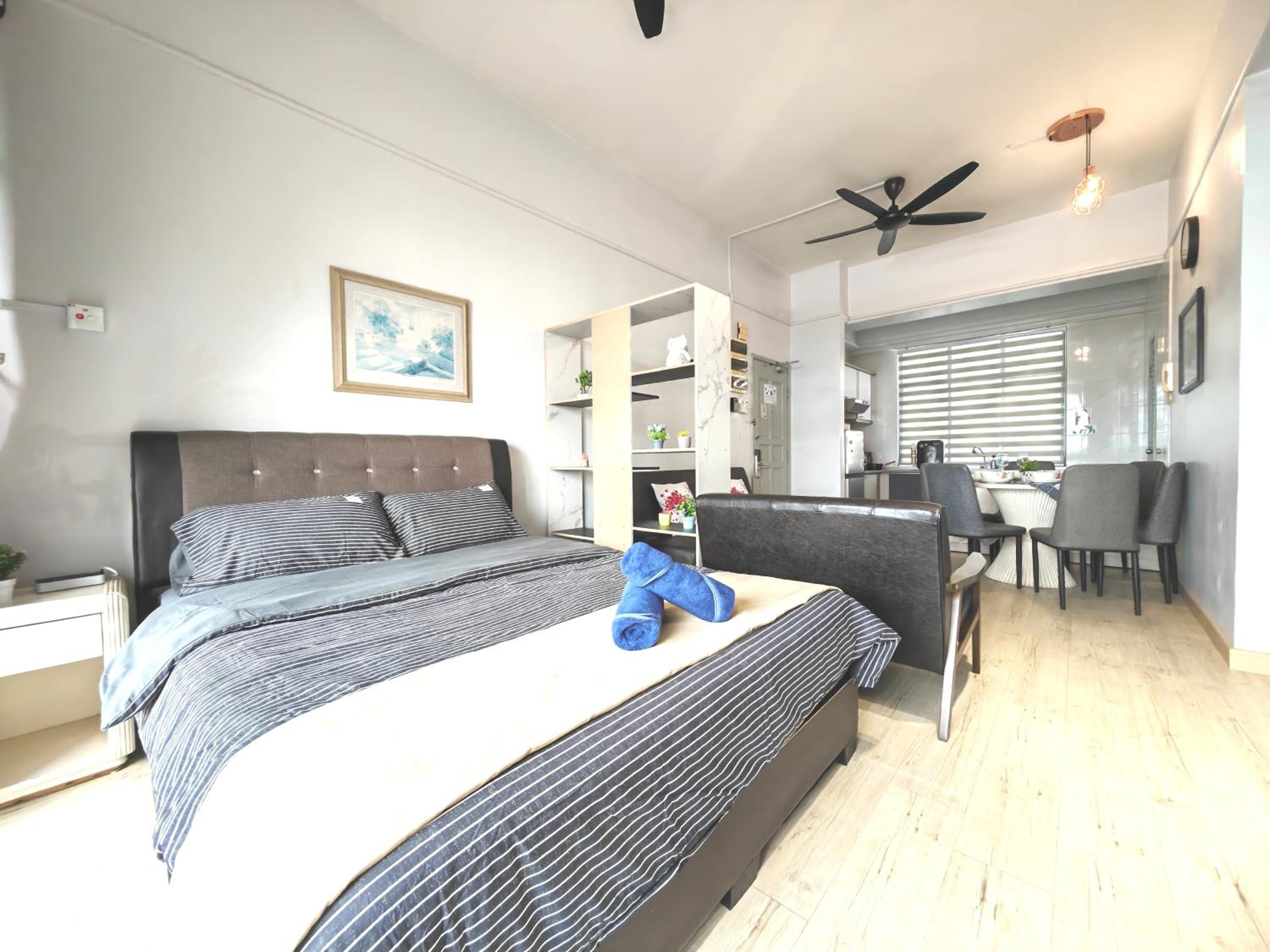 Enchanting Home 2BR 7-10pax CityView I Wifi I Town photo 5