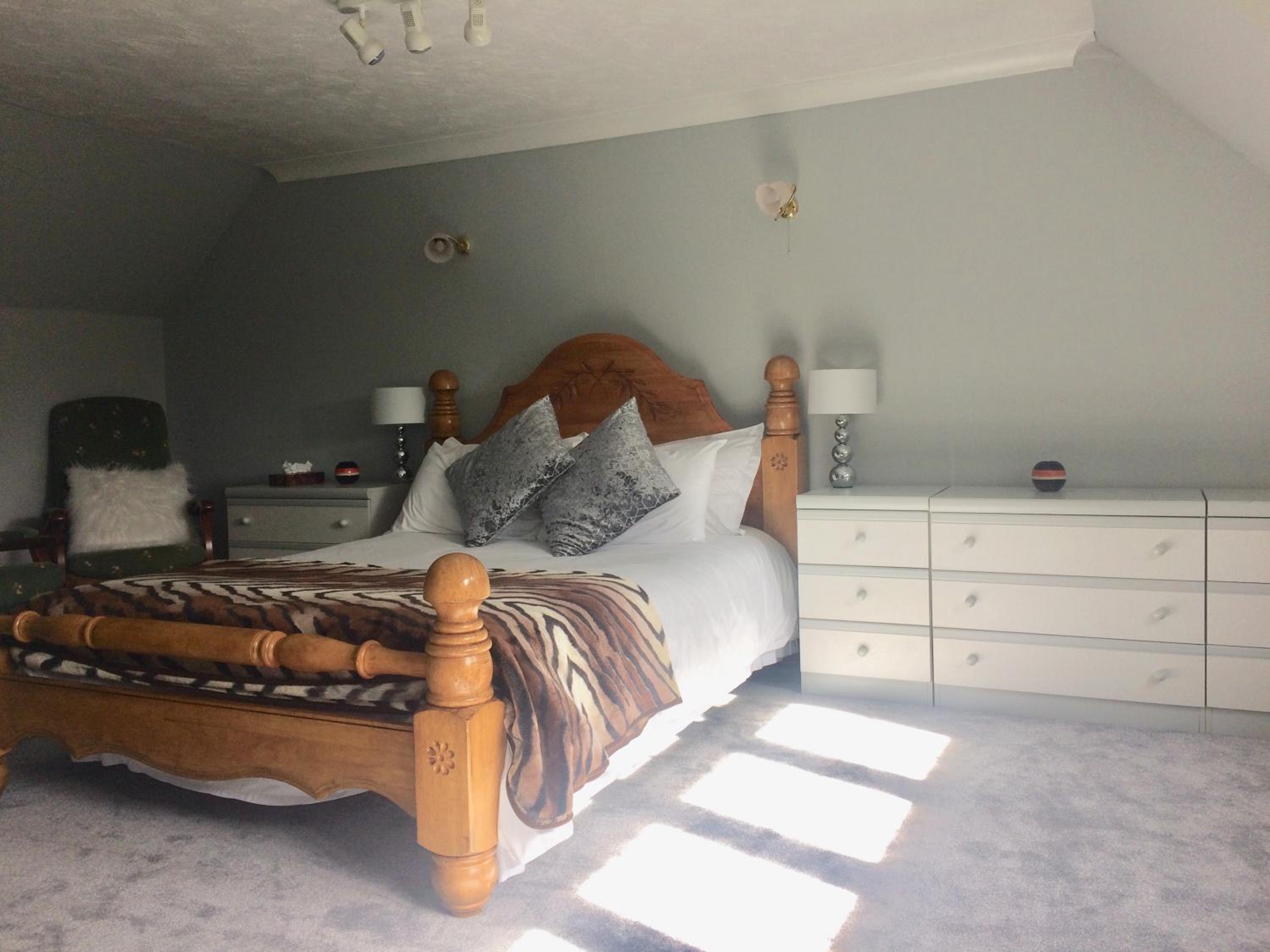 Thornleigh House