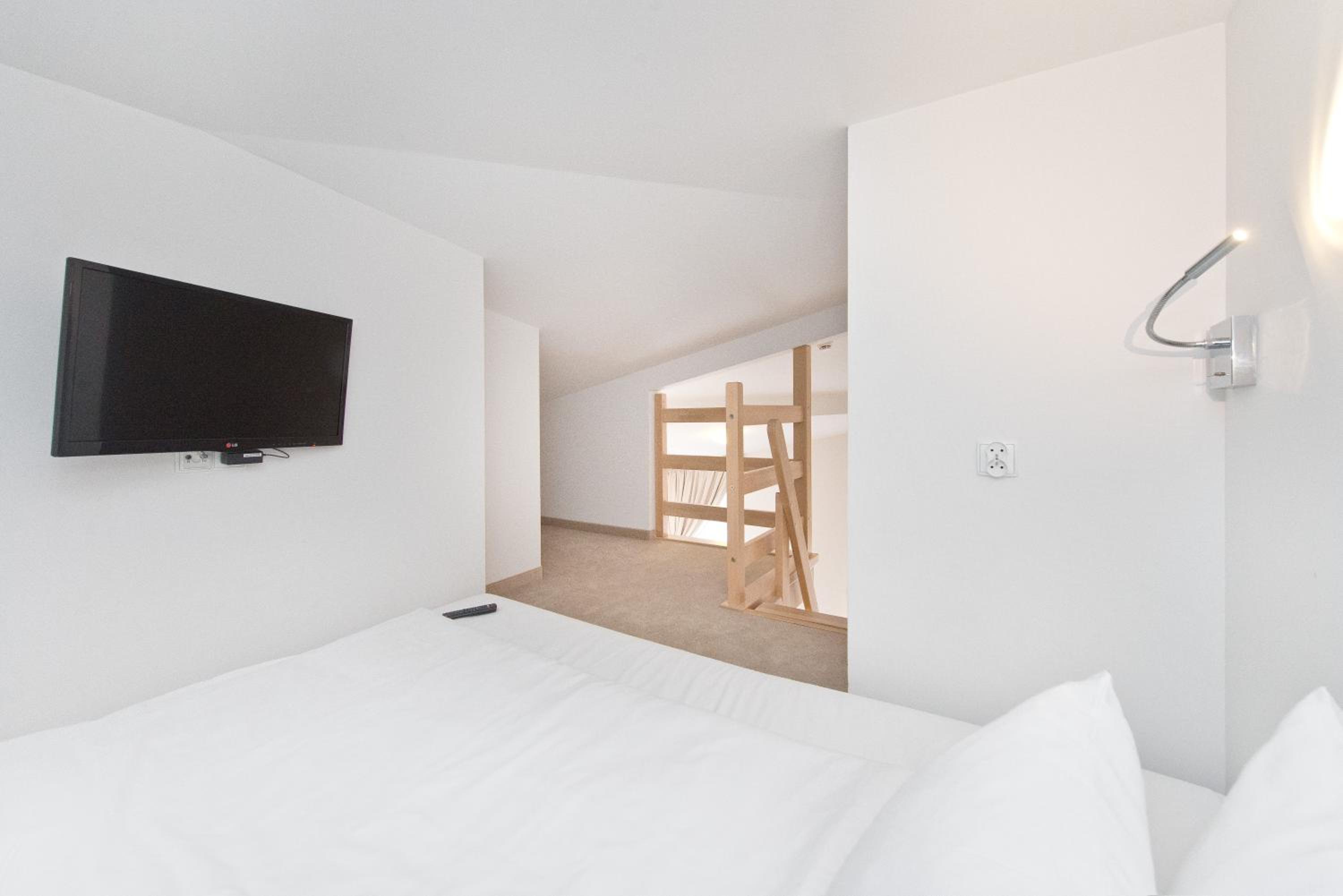 Villa 21 by Victus