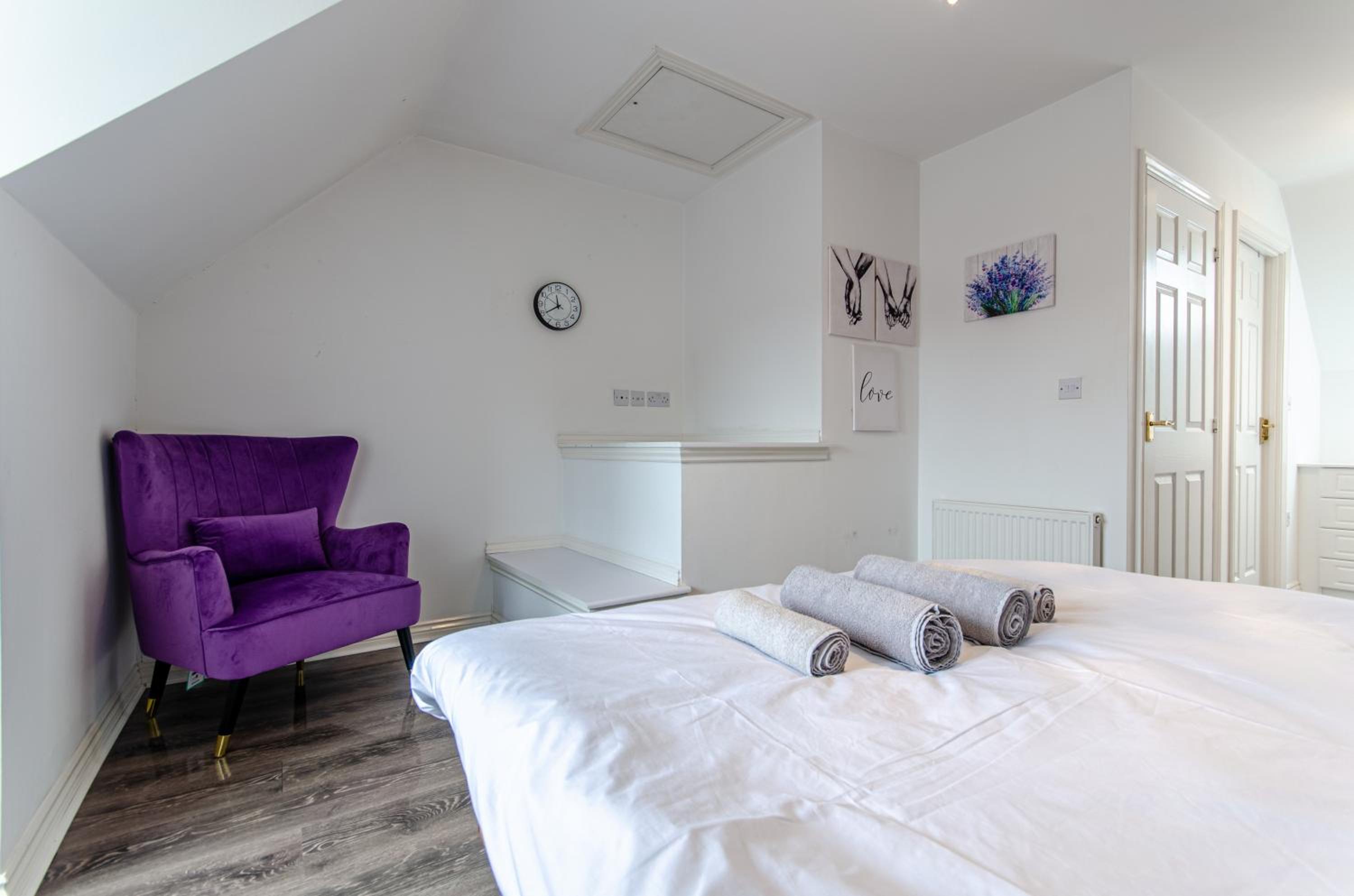 Modern 3BD Townhouse in Tamworth with Ensuite