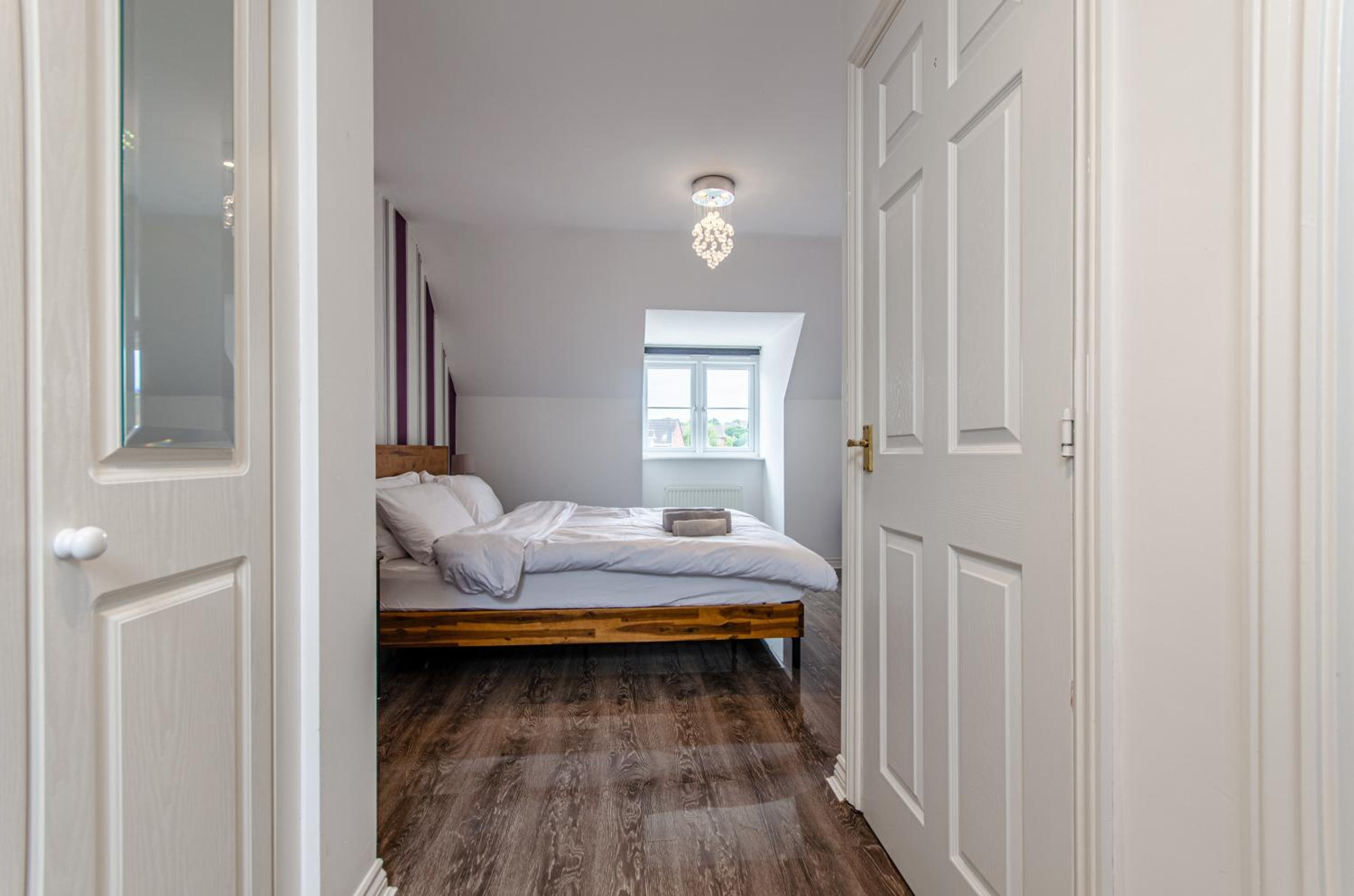 Modern 3BD Townhouse in Tamworth with Ensuite