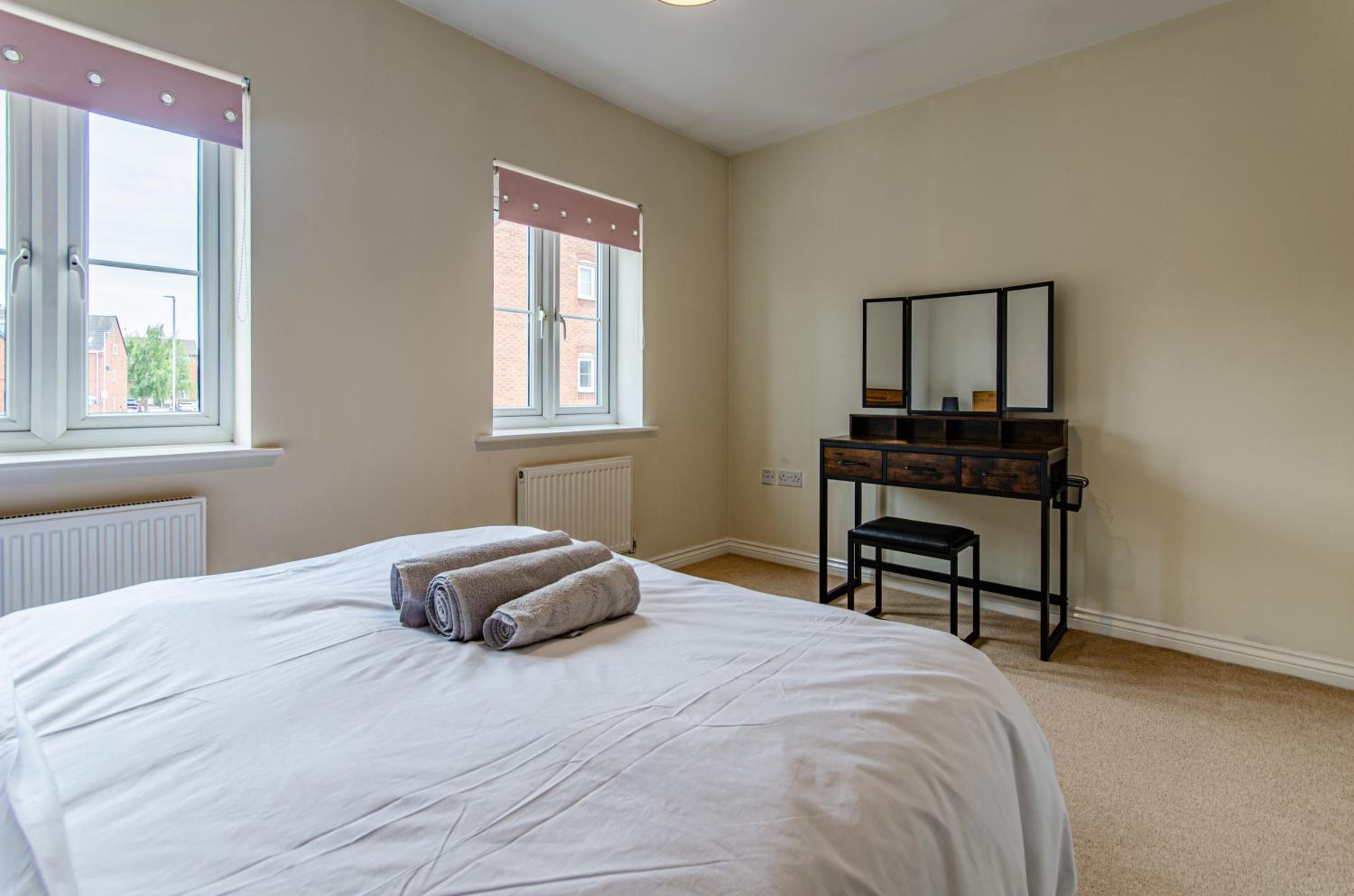 Modern 3BD Townhouse in Tamworth with Ensuite