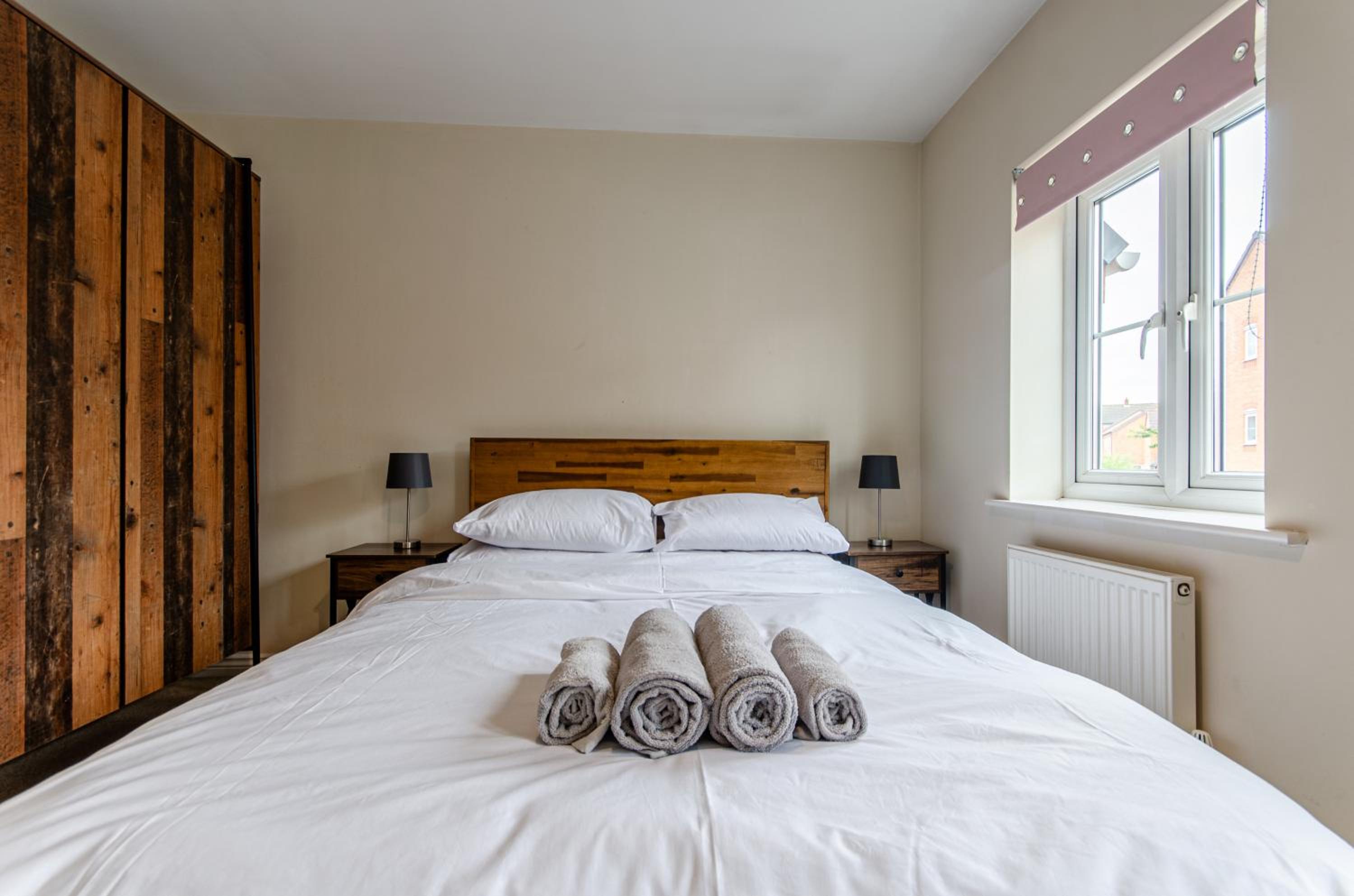 Modern 3BD Townhouse in Tamworth with Ensuite