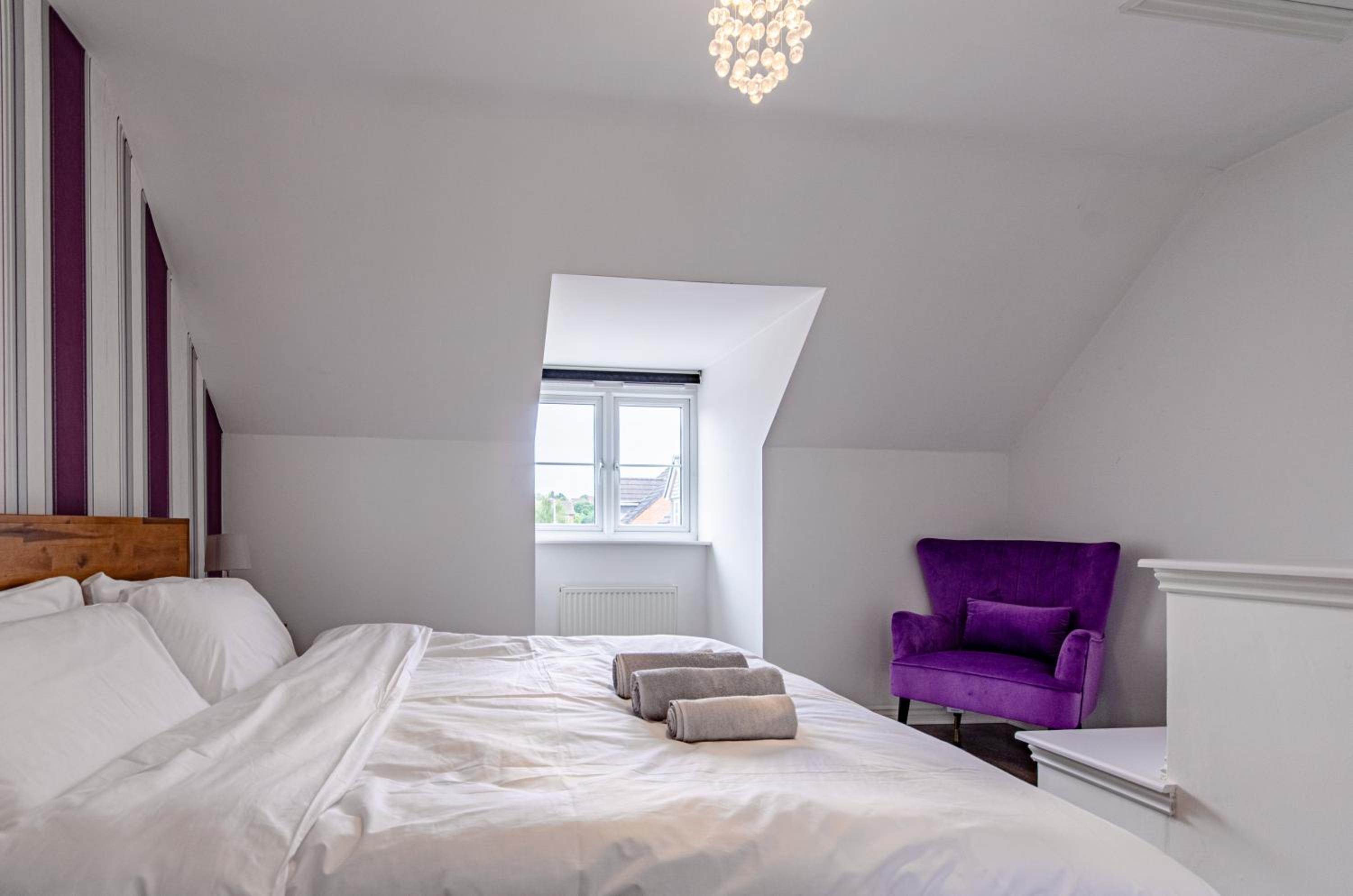 Modern 3BD Townhouse in Tamworth with Ensuite