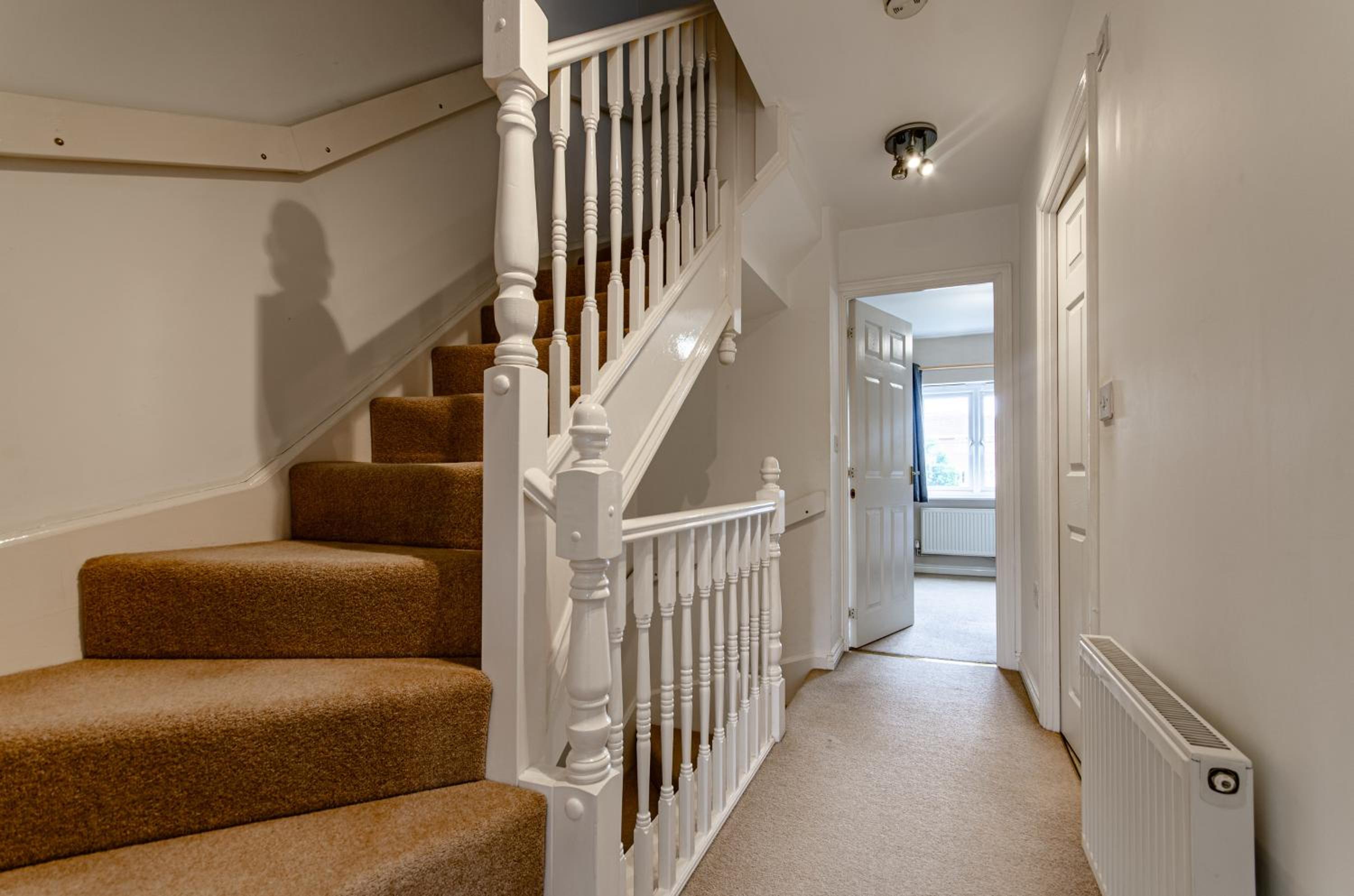 Modern 3BD Townhouse in Tamworth with Ensuite