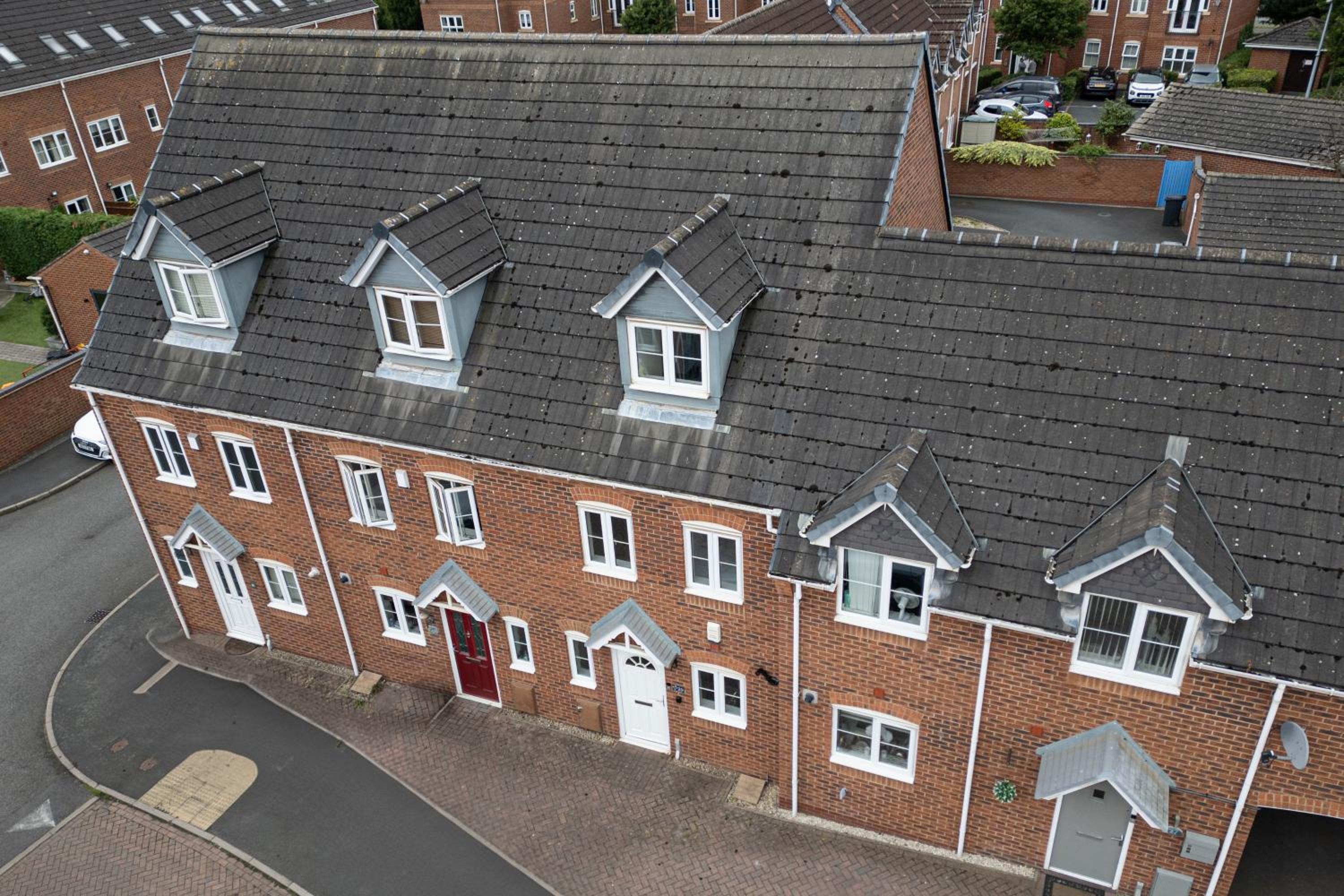 Modern 3BD Townhouse in Tamworth with Ensuite