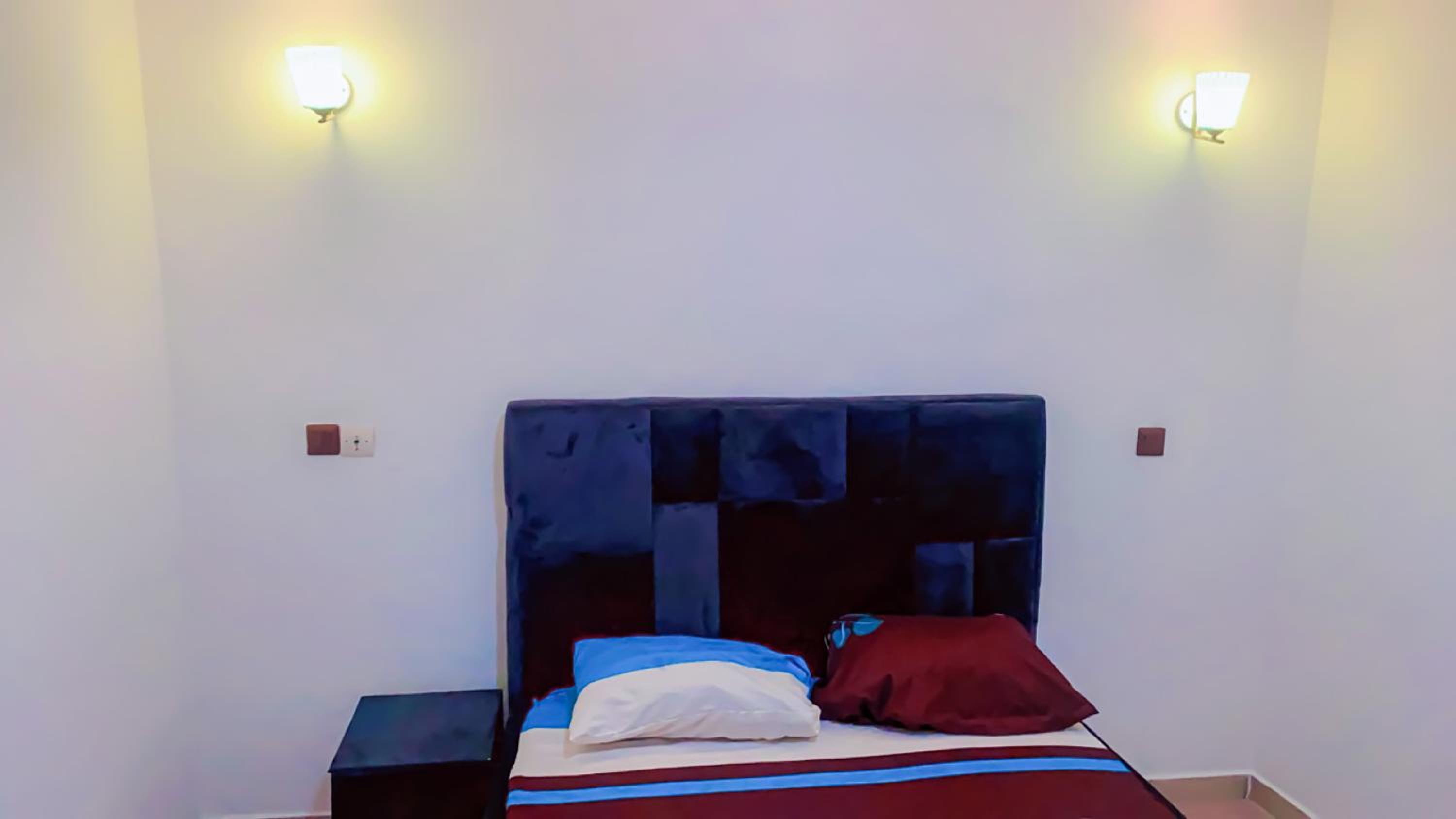 Diamond Apt 2