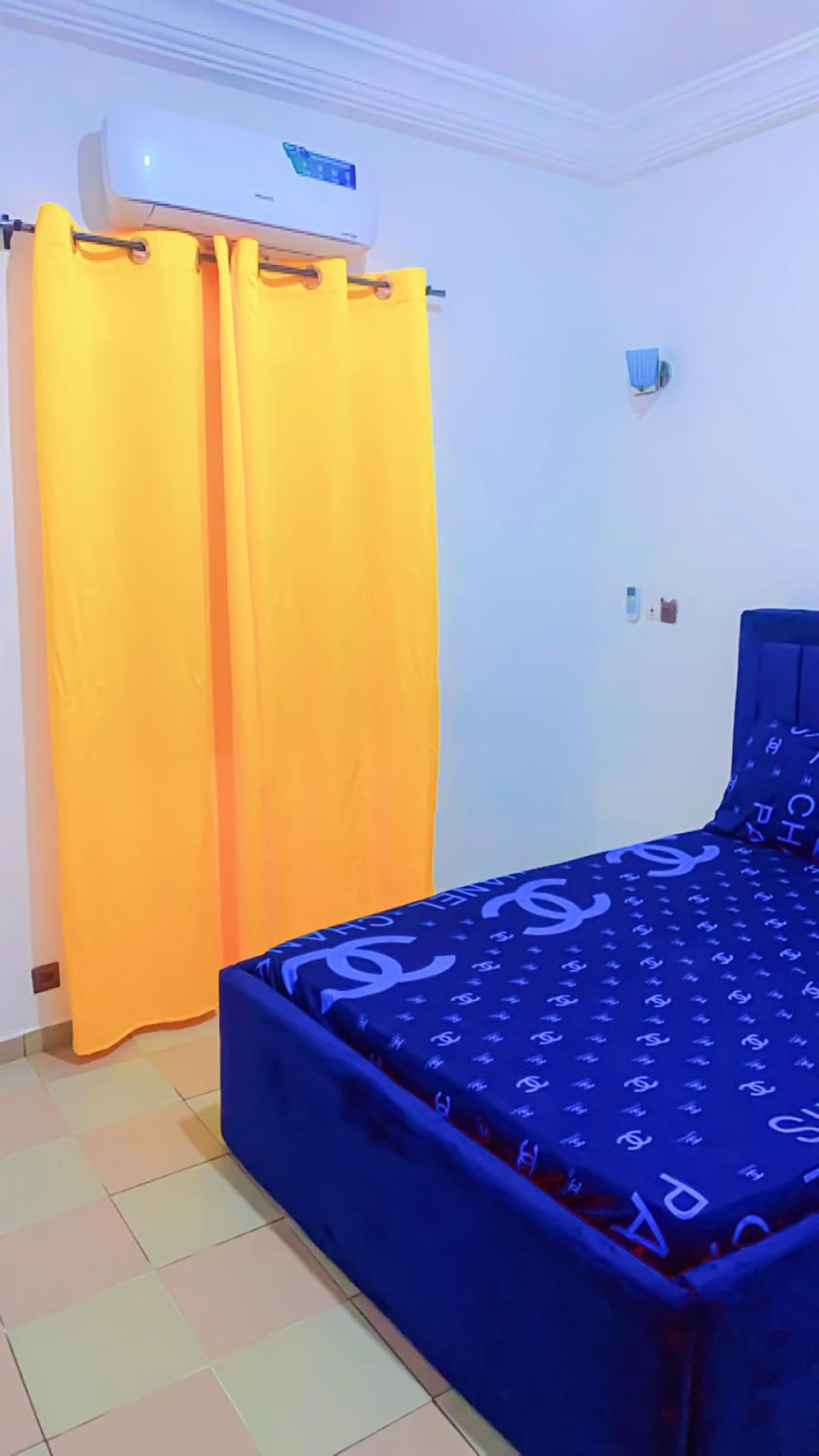 Diamond Apt 2