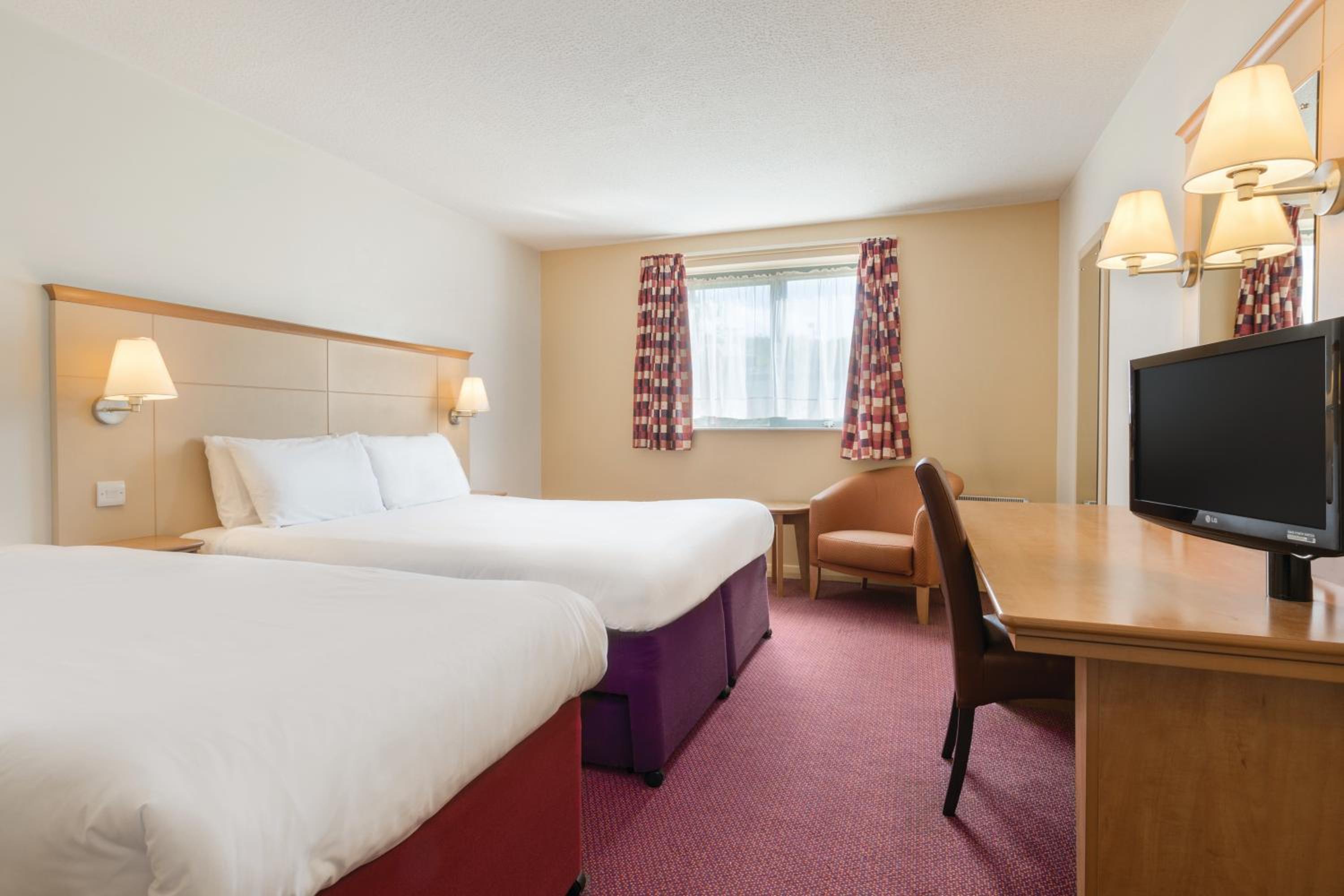 Winchester Vacations - Days Inn Winchester - Property Image 1