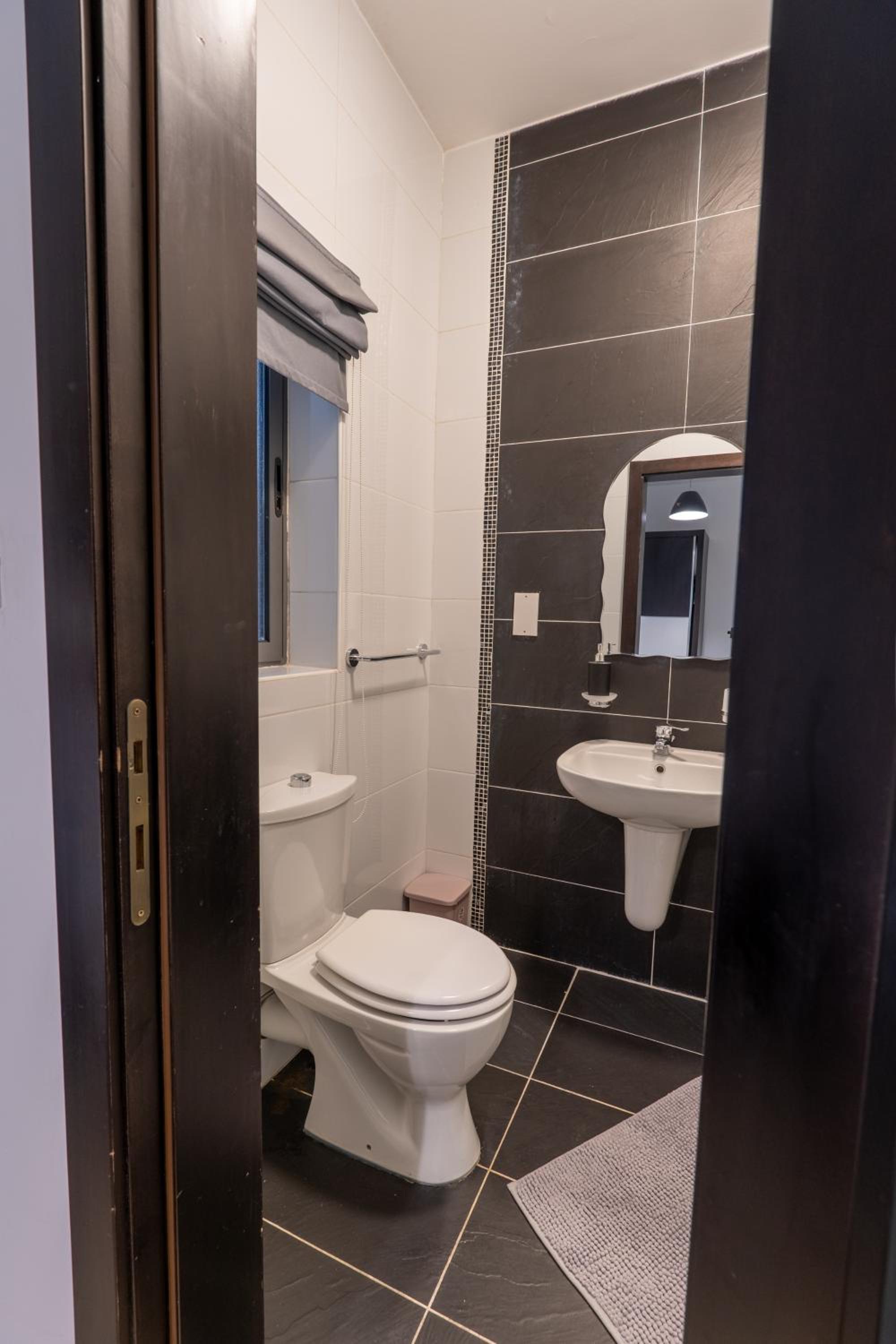 Spacious Ensuite Bedroom - Shared Flat- Gzira