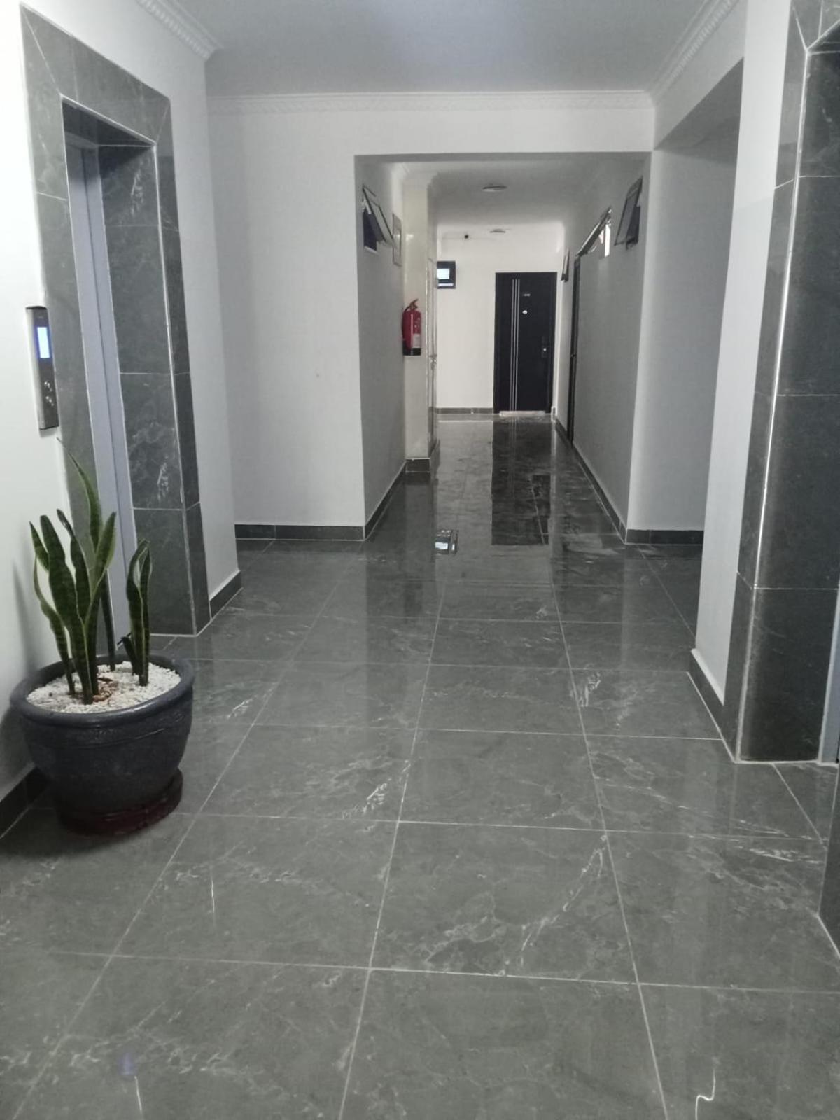 SmartHomes Studio & Golden Mango 1 bed